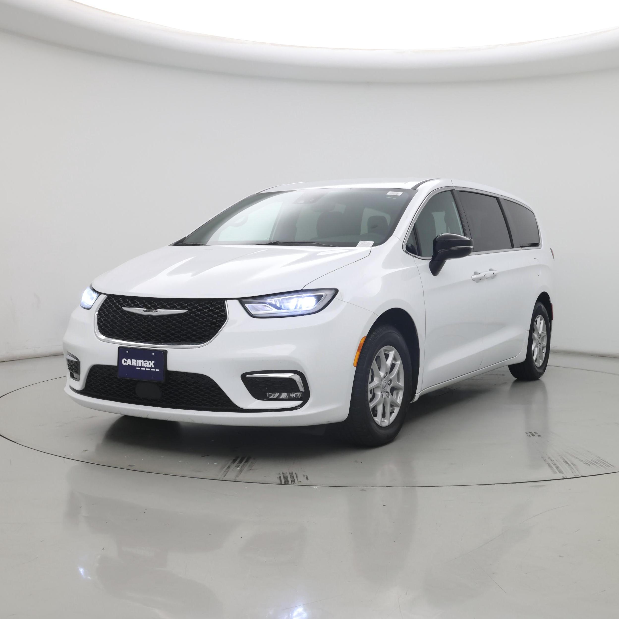 Thumbnail: 2025 Chrysler Pacifica - 4