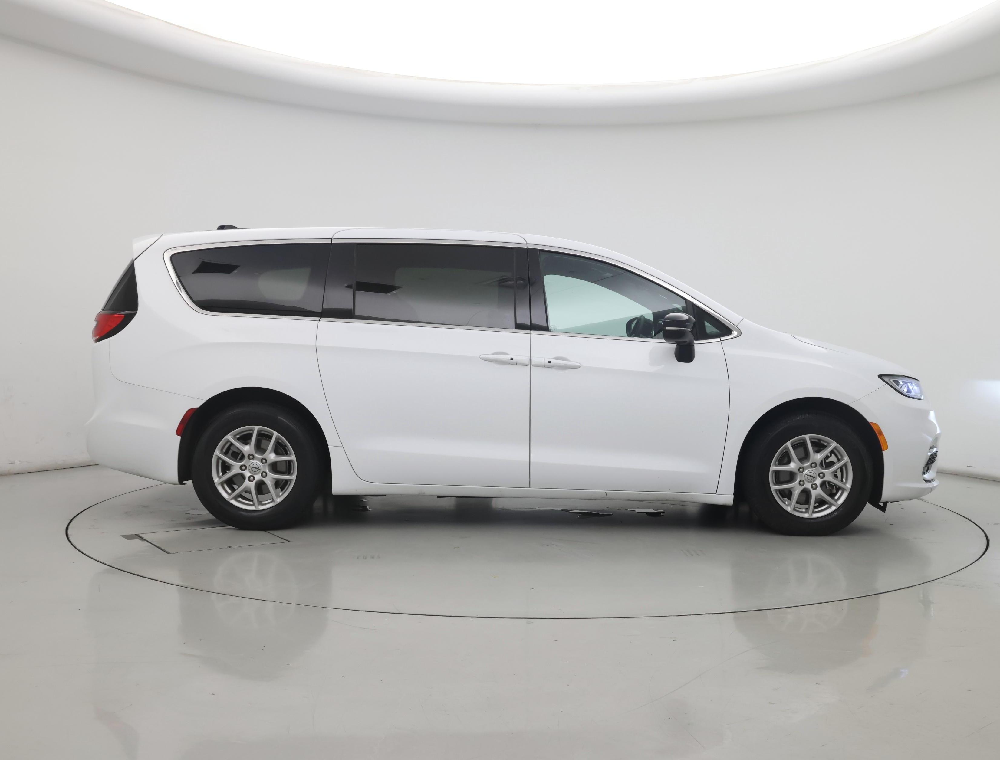Thumbnail: 2025 Chrysler Pacifica - 7