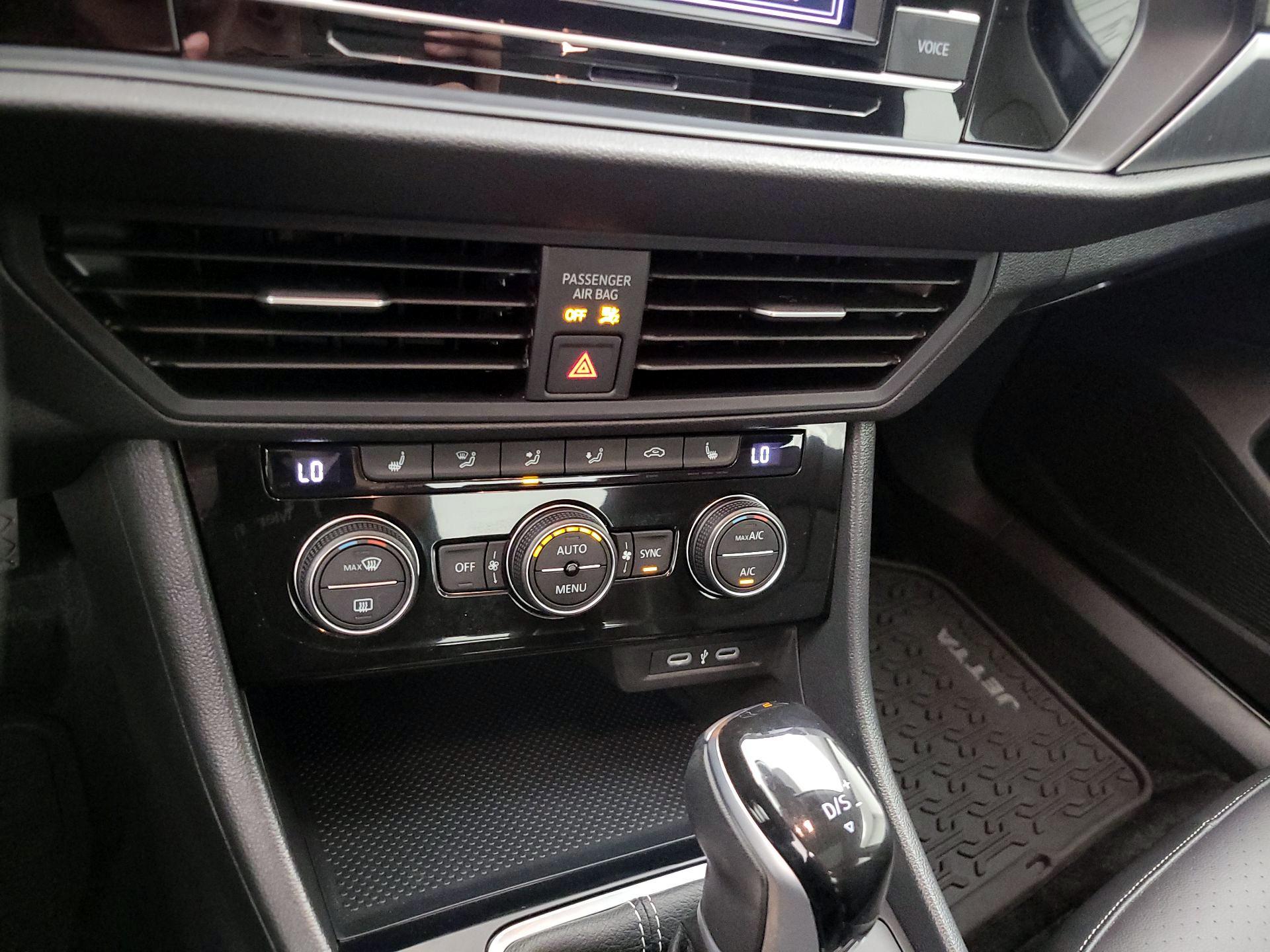 Thumbnail: 2024 Volkswagen Jetta - 16