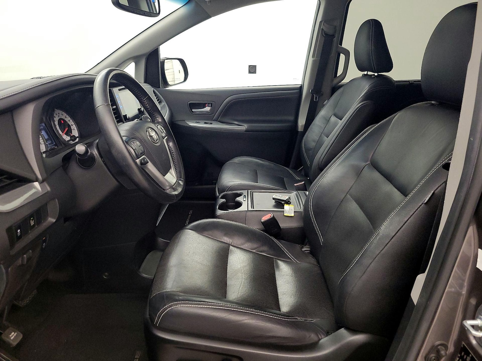 2016 Toyota Sienna SE - Photo 10