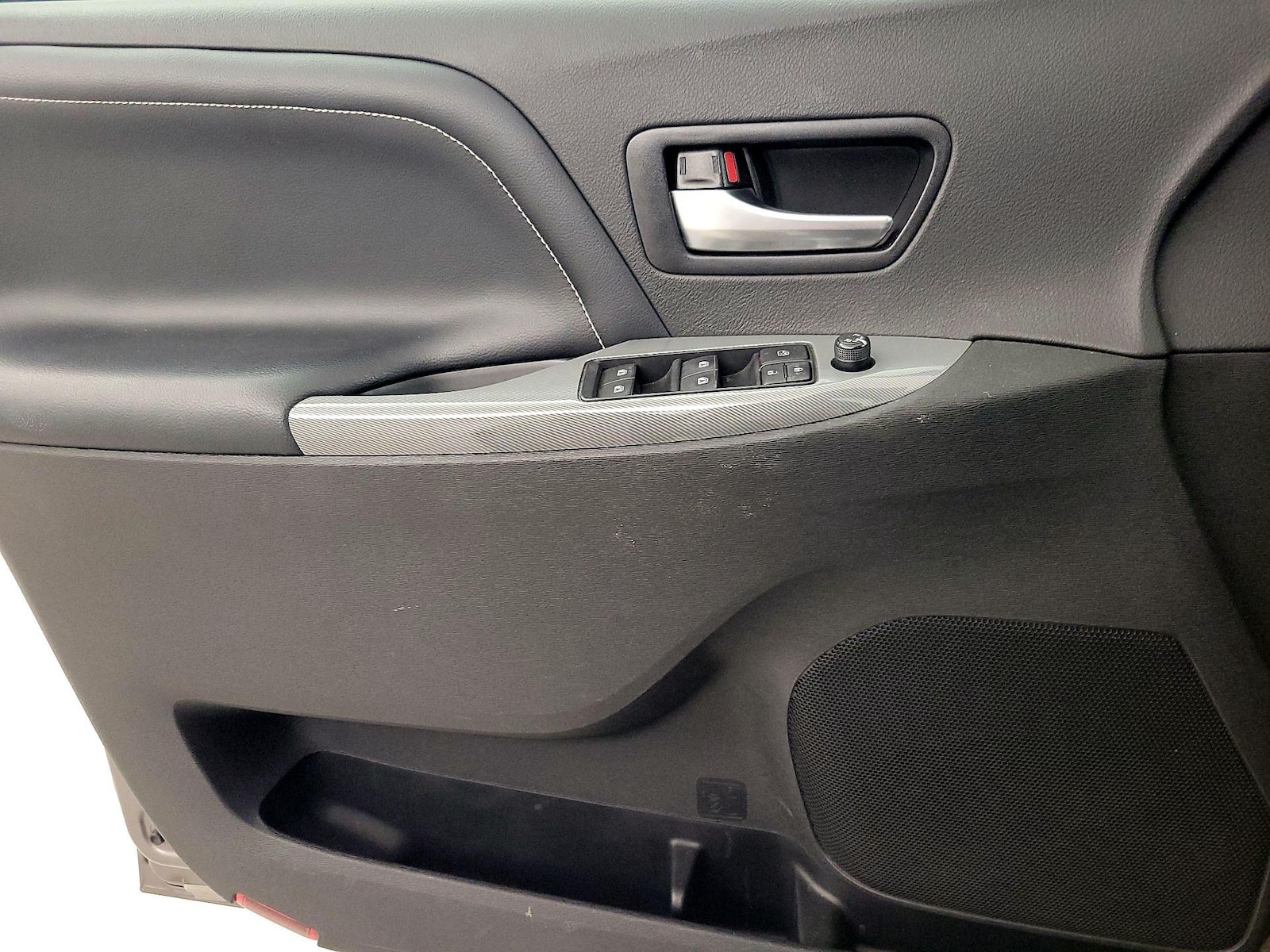 2016 Toyota Sienna SE - Photo 11