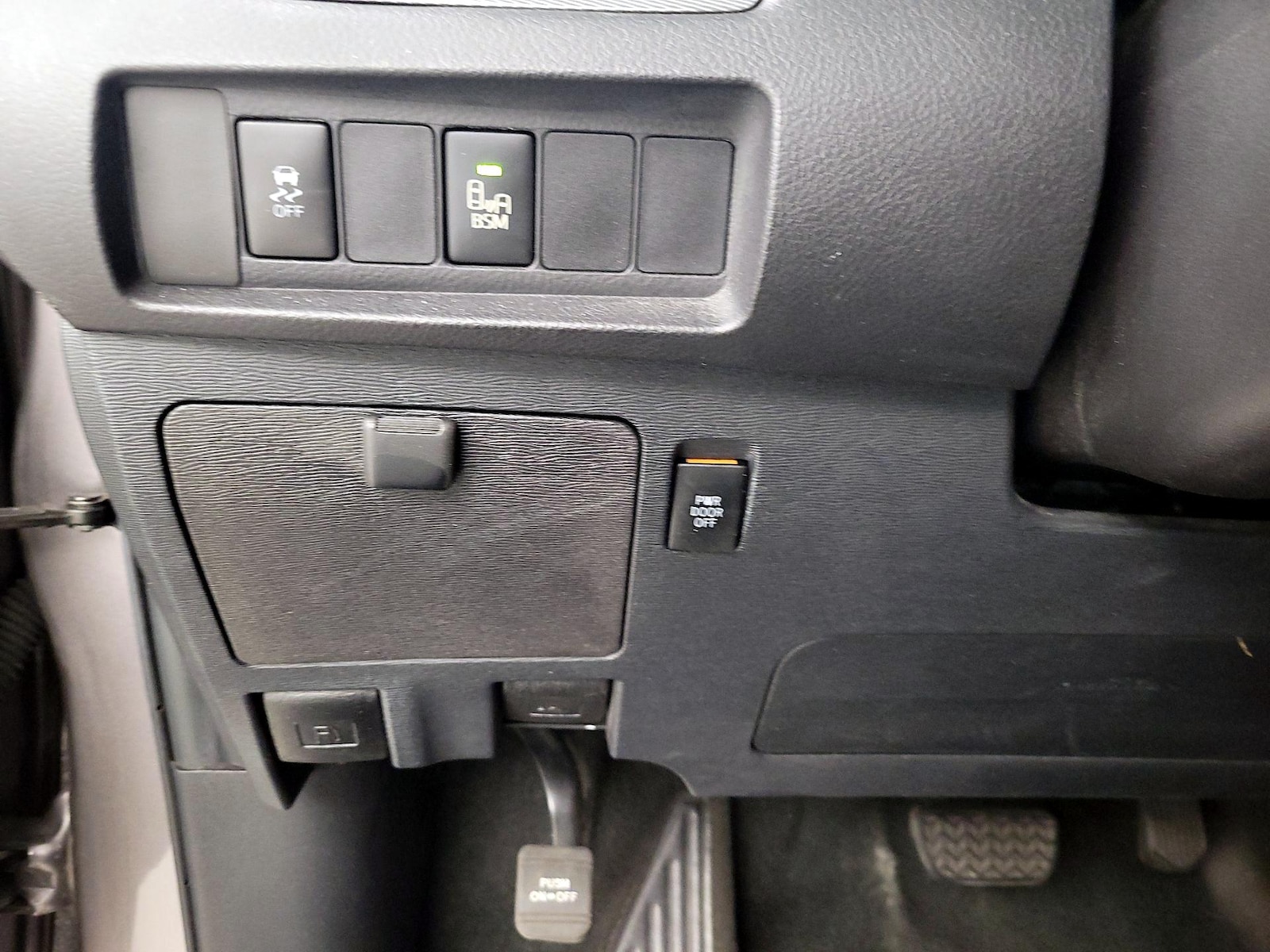 2016 Toyota Sienna SE - Photo 12