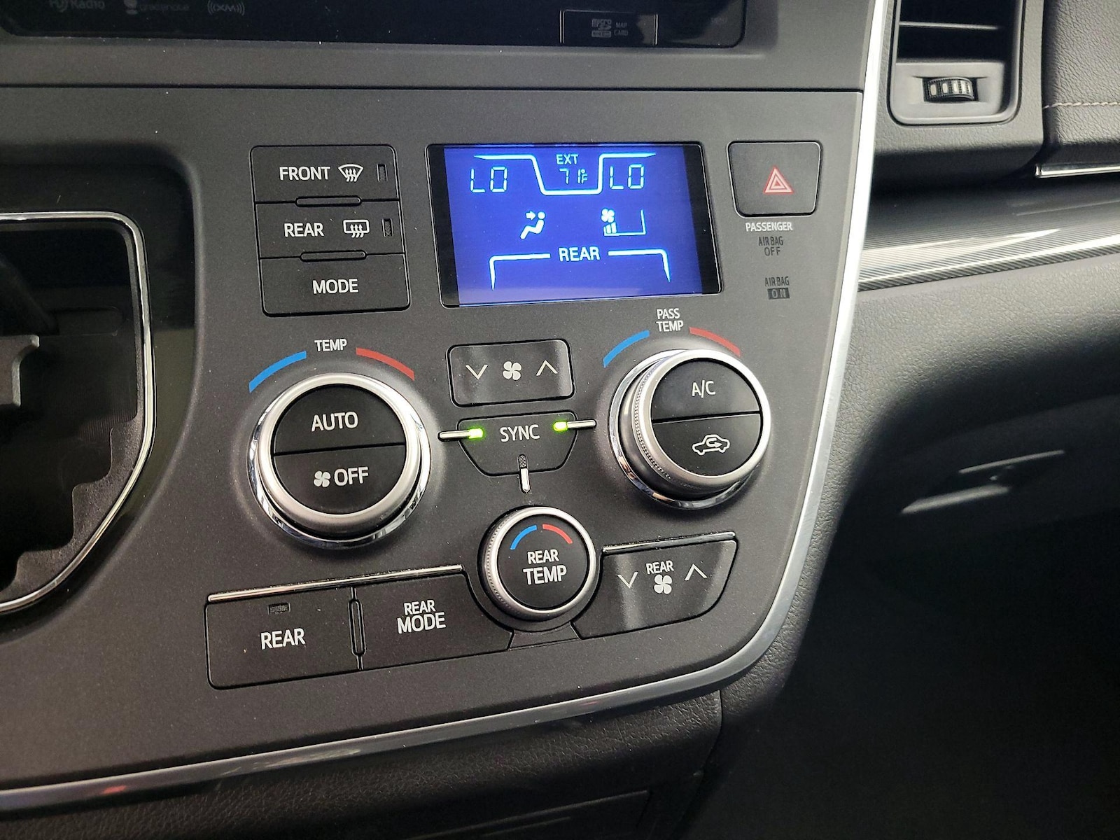 2016 Toyota Sienna SE - Photo 15