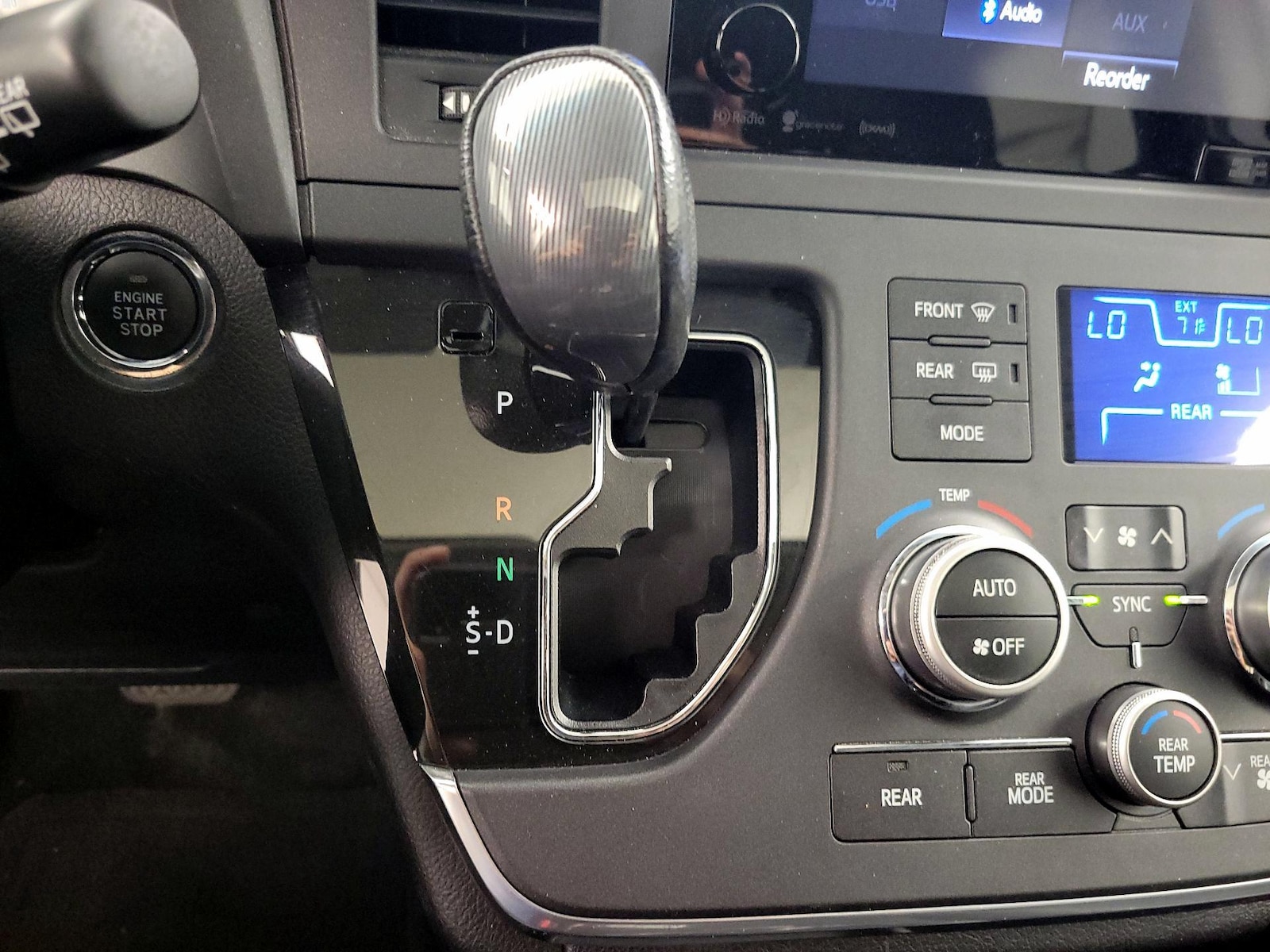 2016 Toyota Sienna SE - Photo 16