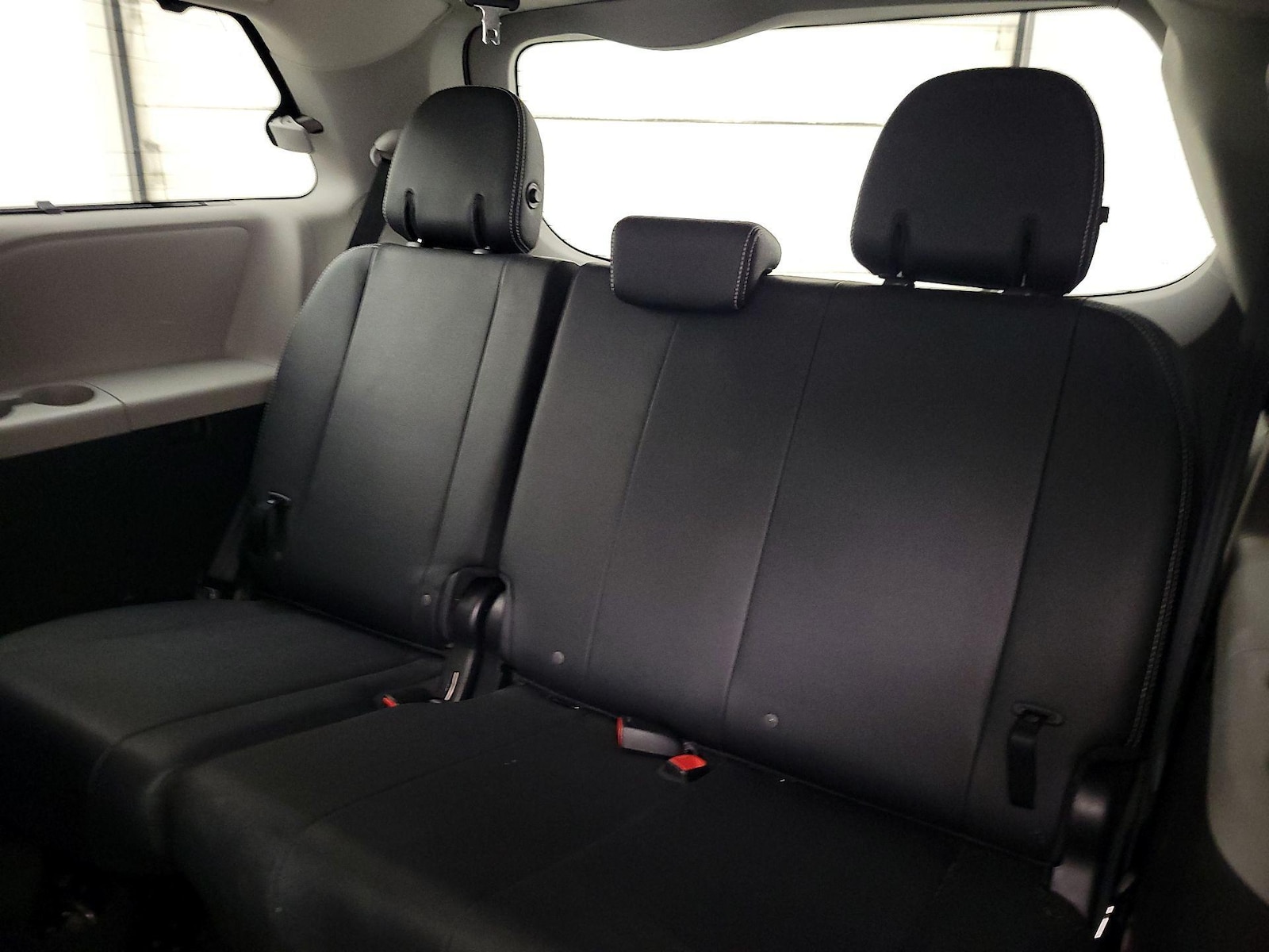 2016 Toyota Sienna SE - Photo 18