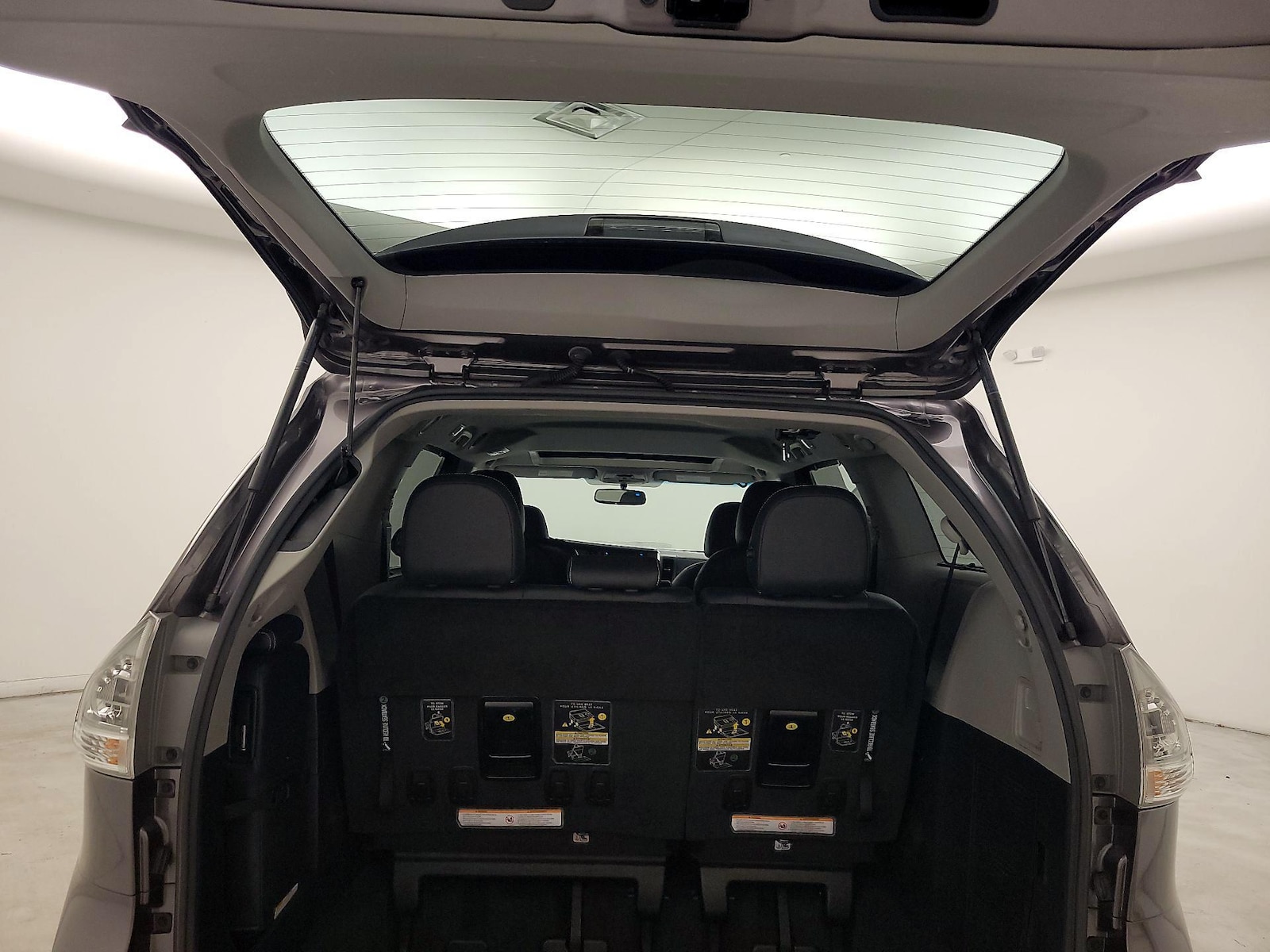 2016 Toyota Sienna SE - Photo 19