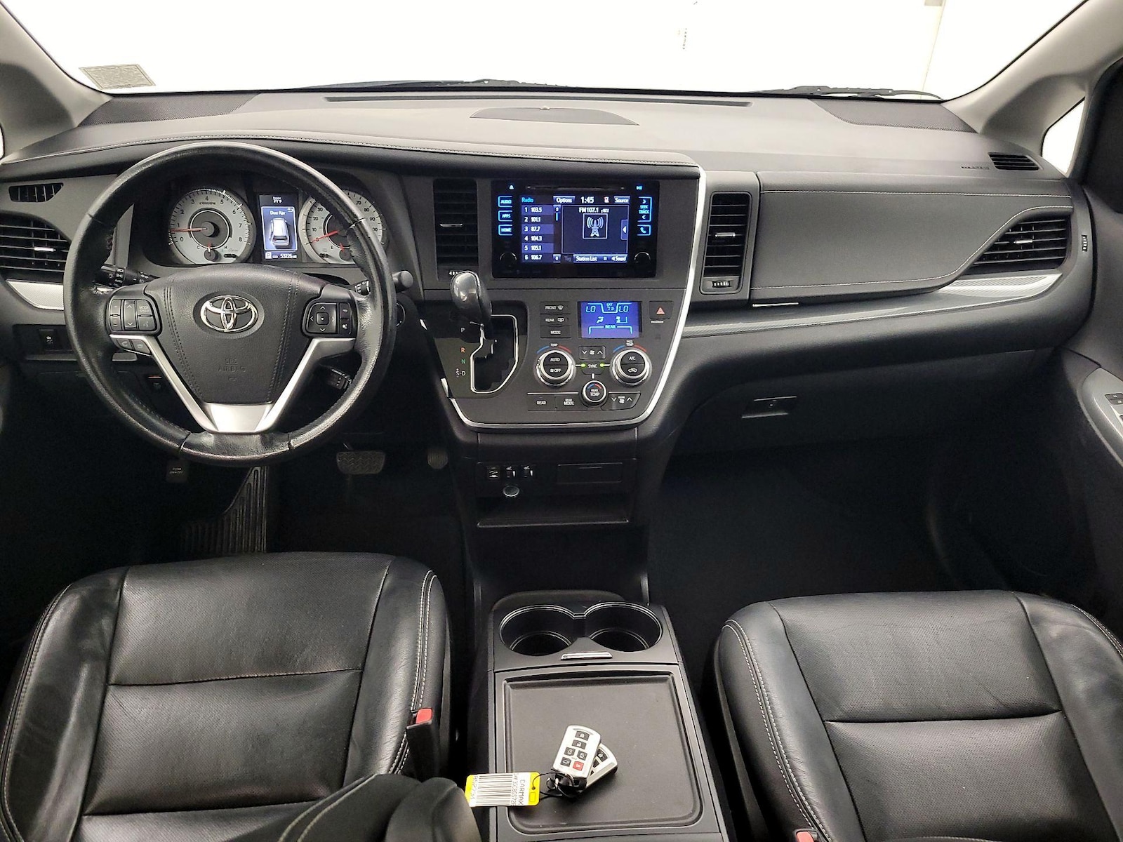 2016 Toyota Sienna SE - Photo 8