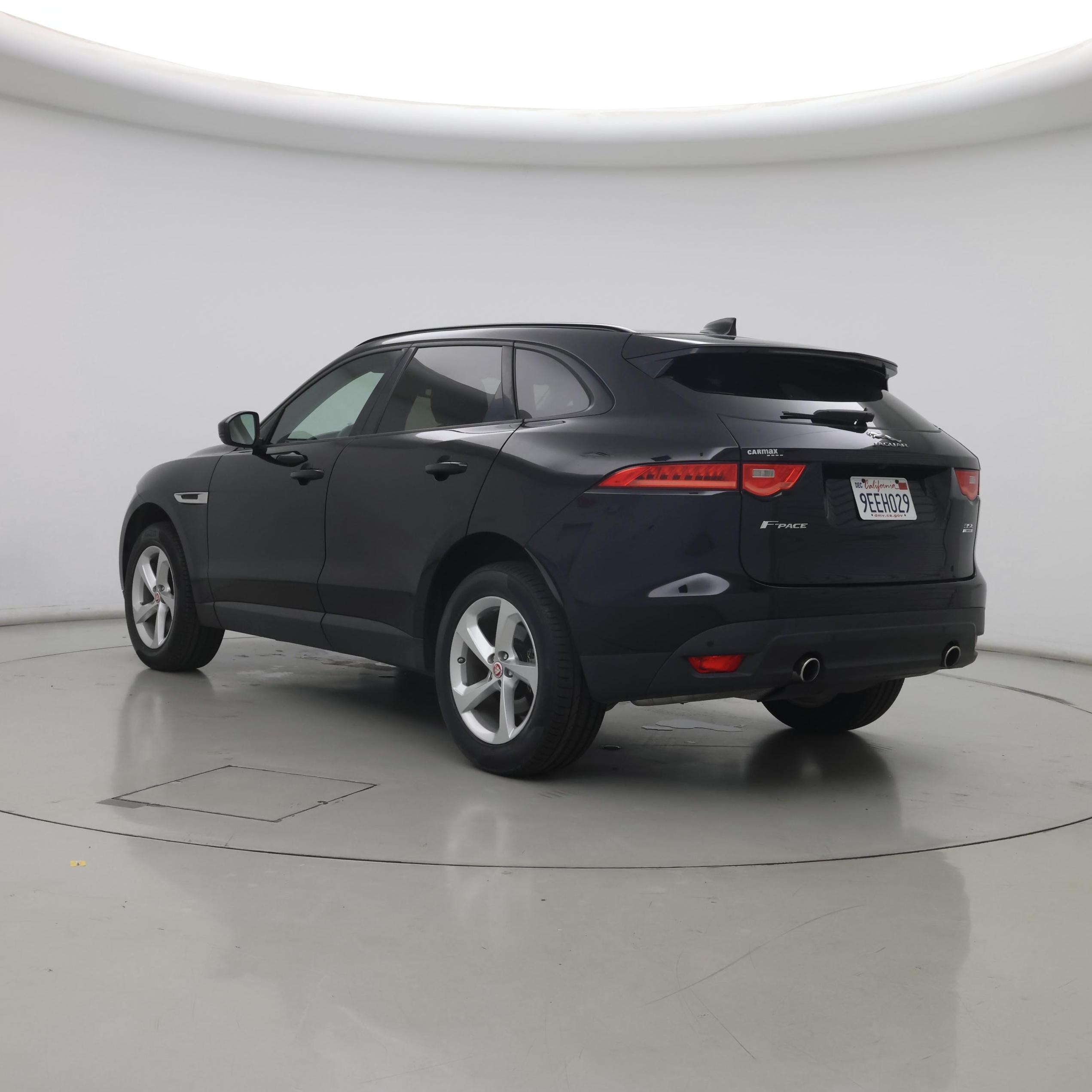 Thumbnail: 2017 Jaguar F-Pace - 2