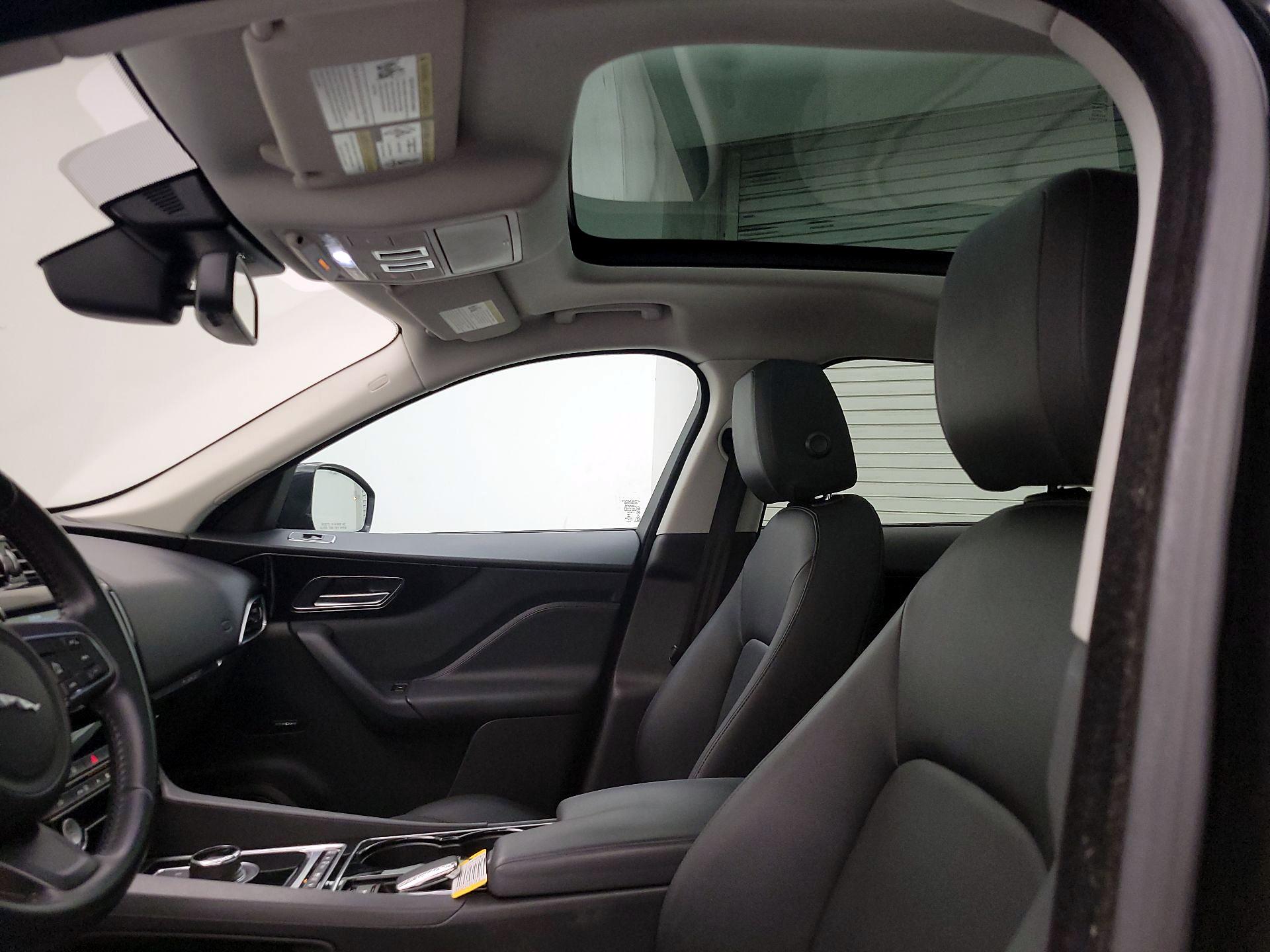 Thumbnail: 2017 Jaguar F-Pace - 19
