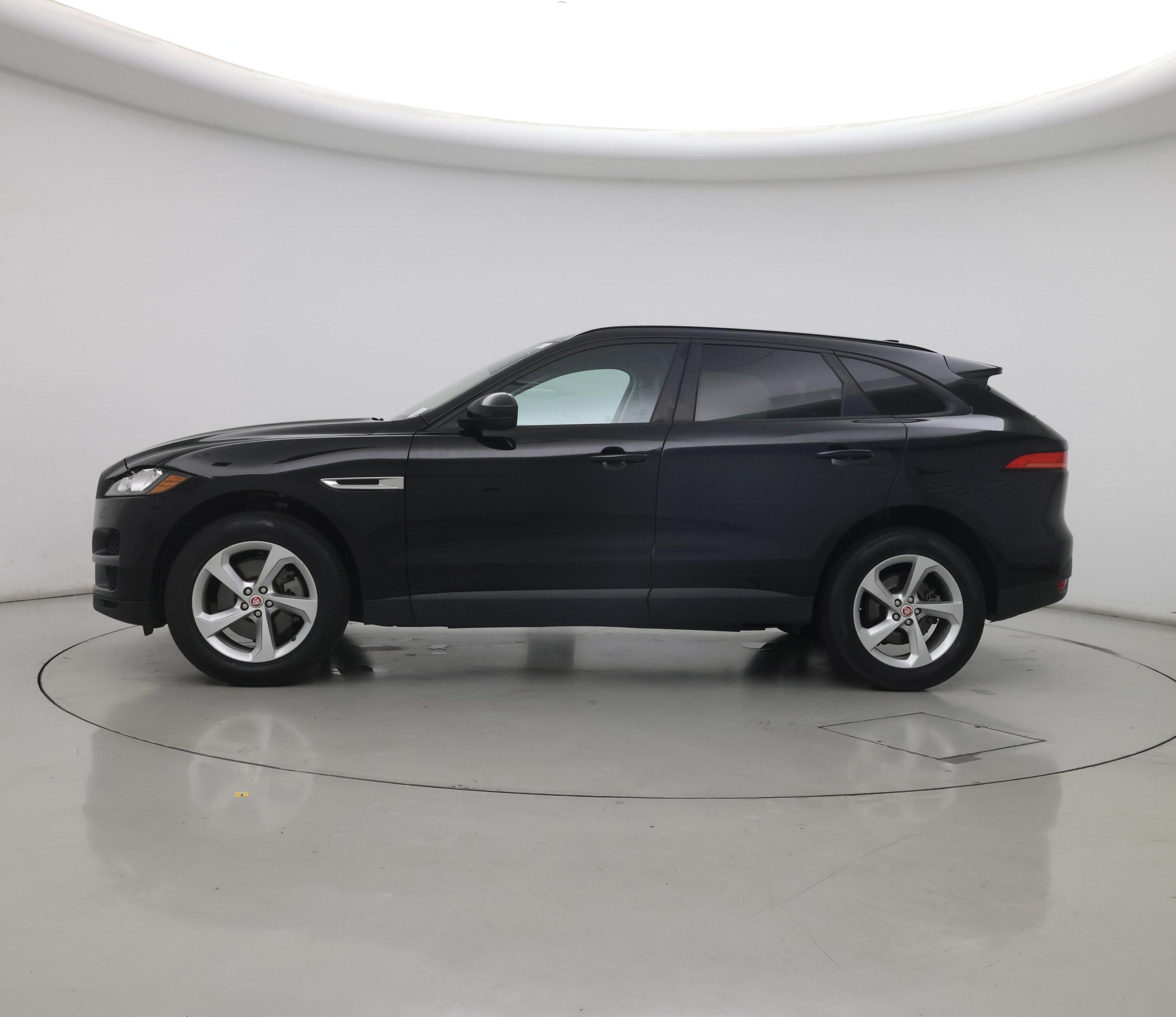 Thumbnail: 2017 Jaguar F-Pace - 3