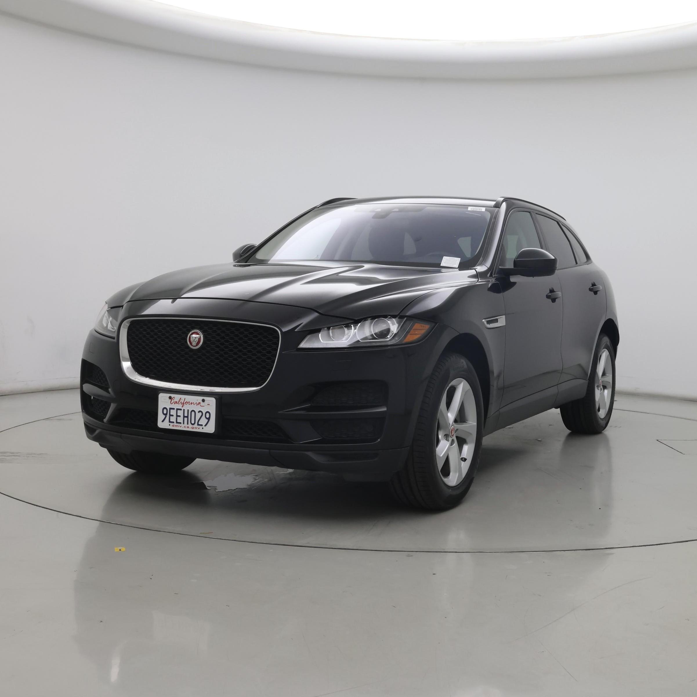Thumbnail: 2017 Jaguar F-Pace - 4