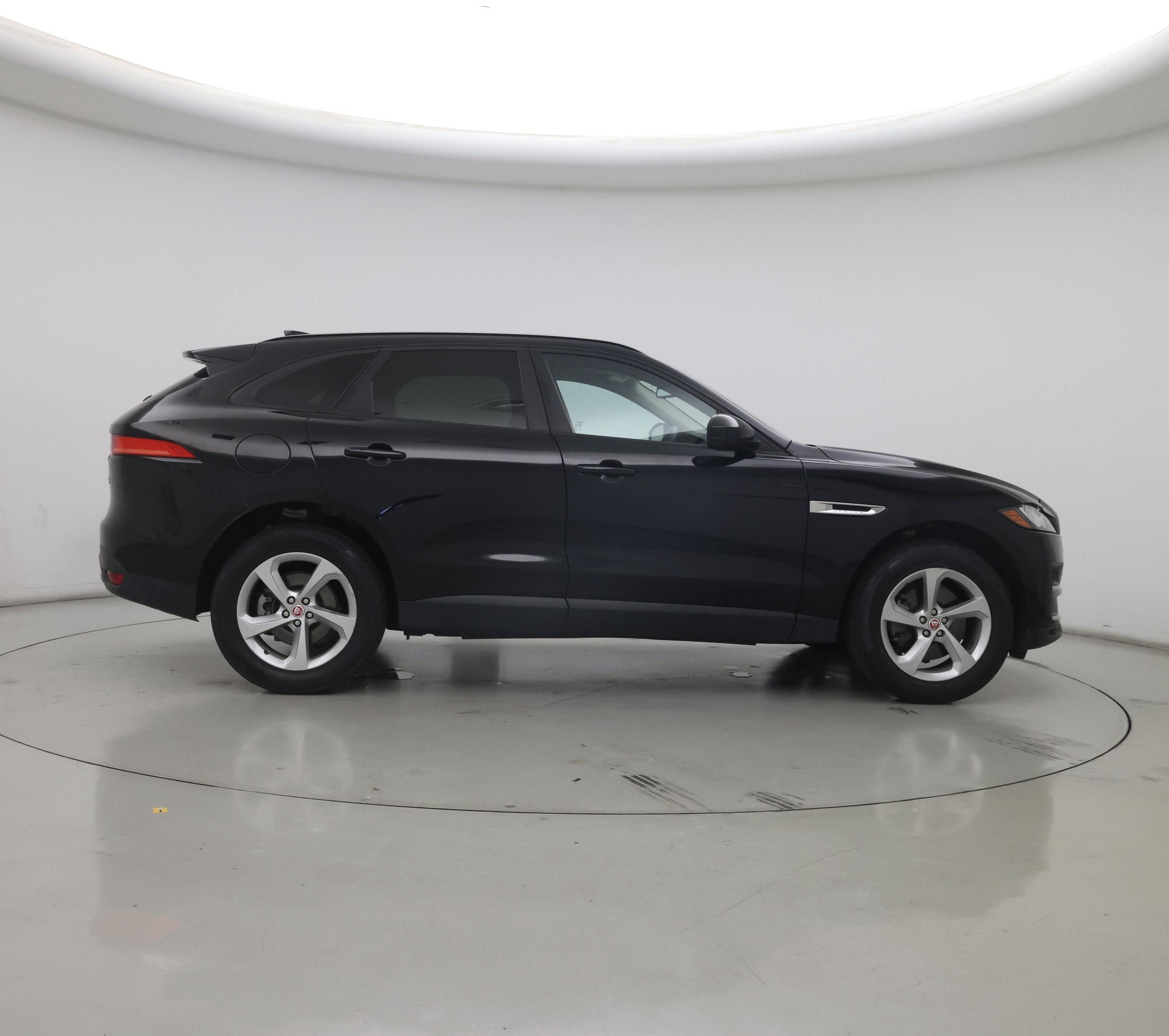 Thumbnail: 2017 Jaguar F-Pace - 7