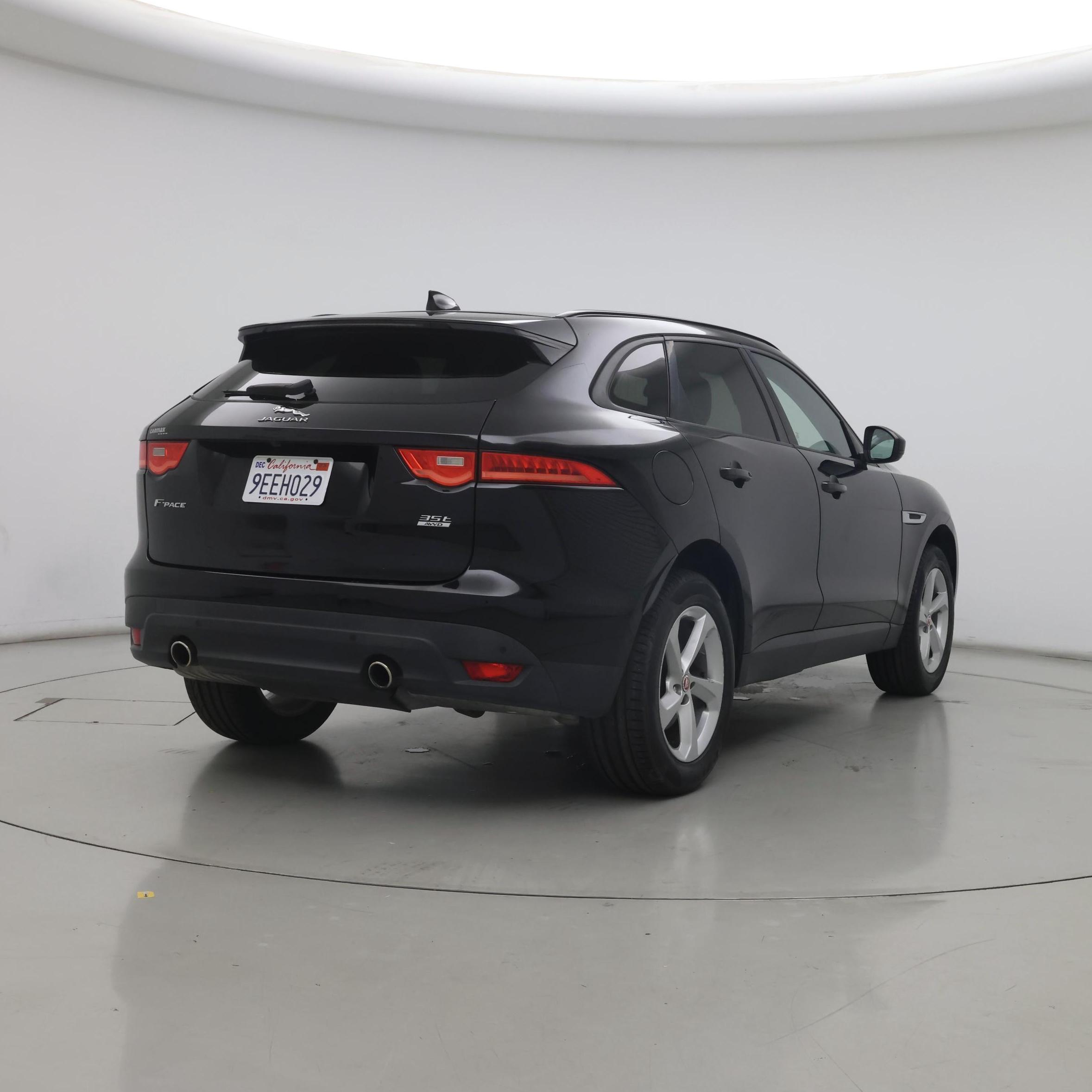 Thumbnail: 2017 Jaguar F-Pace - 8