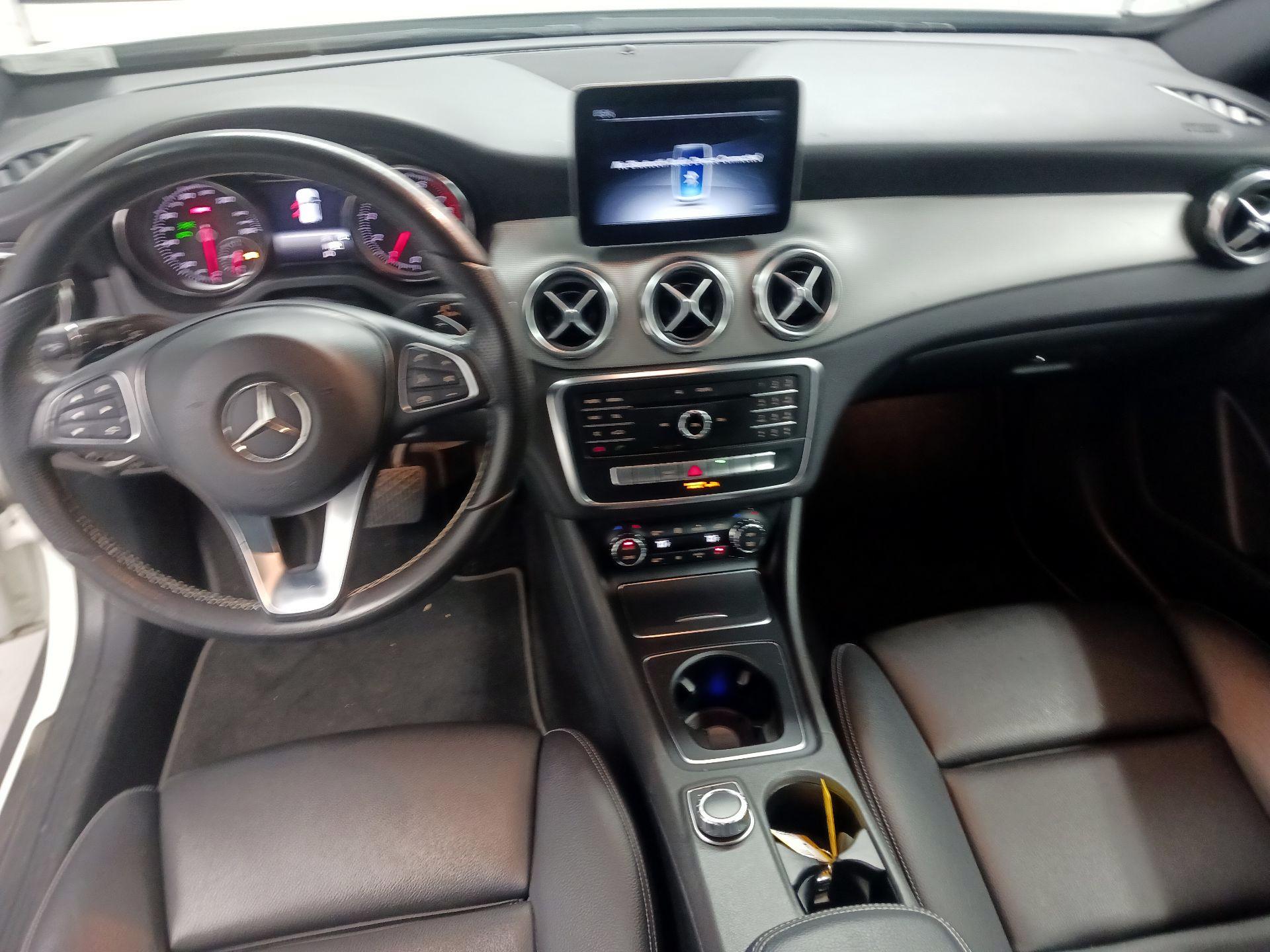 Thumbnail: 2018 Mercedes-Benz GLA - 9