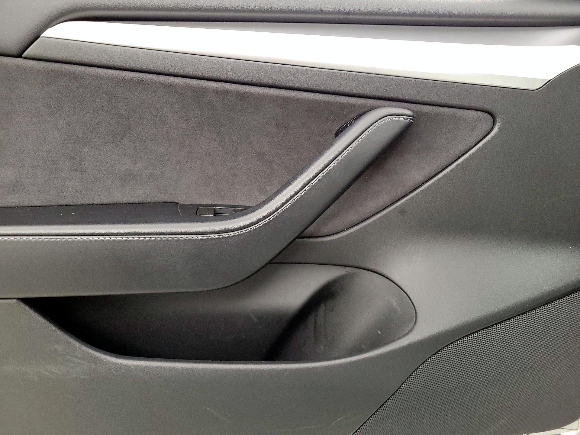Thumbnail: 2022 Tesla Model 3 - 12