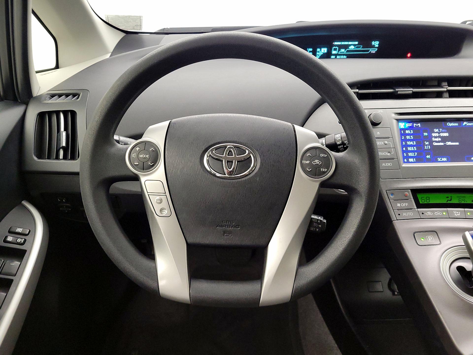 Thumbnail: 2015 Toyota Prius - 10