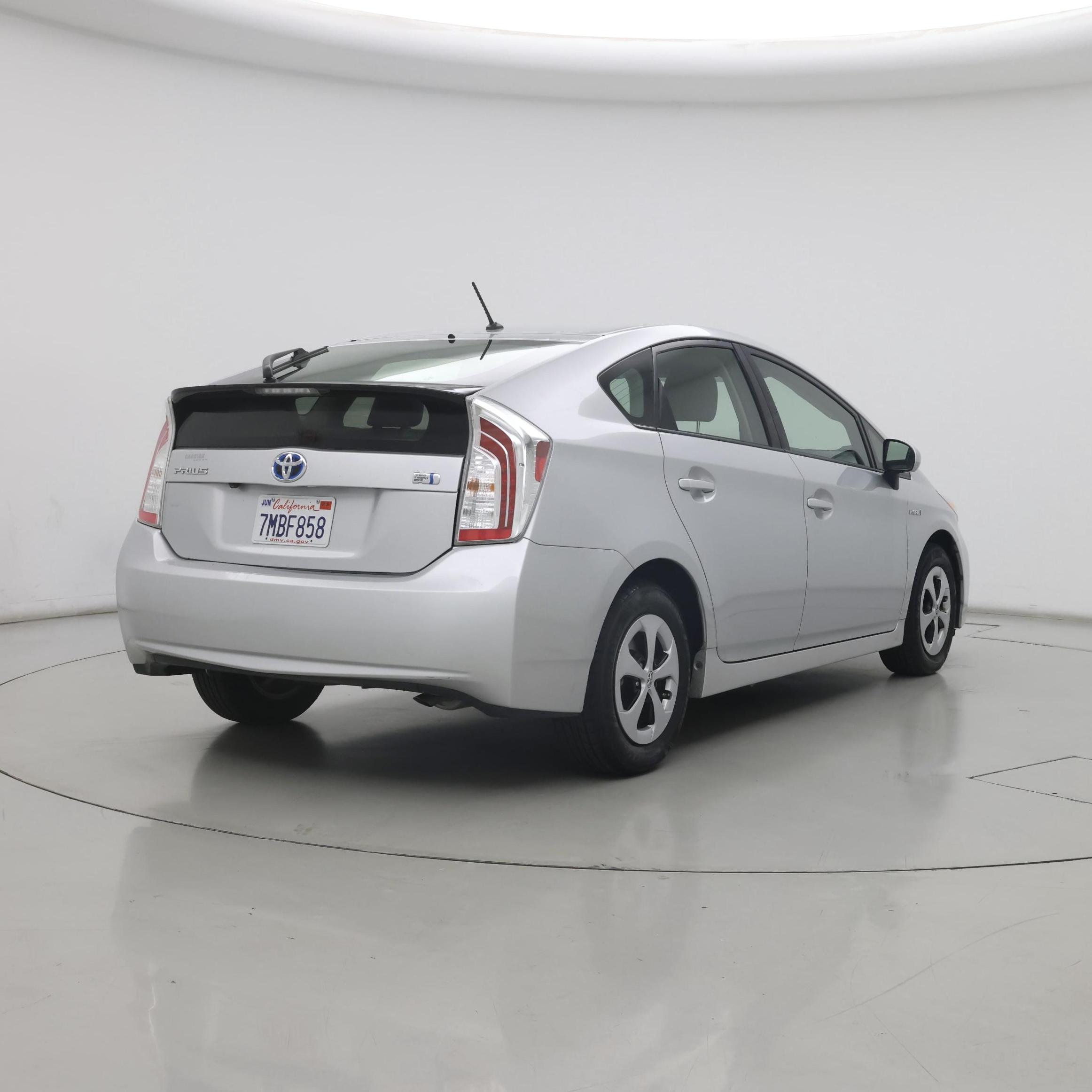 Thumbnail: 2015 Toyota Prius - 8