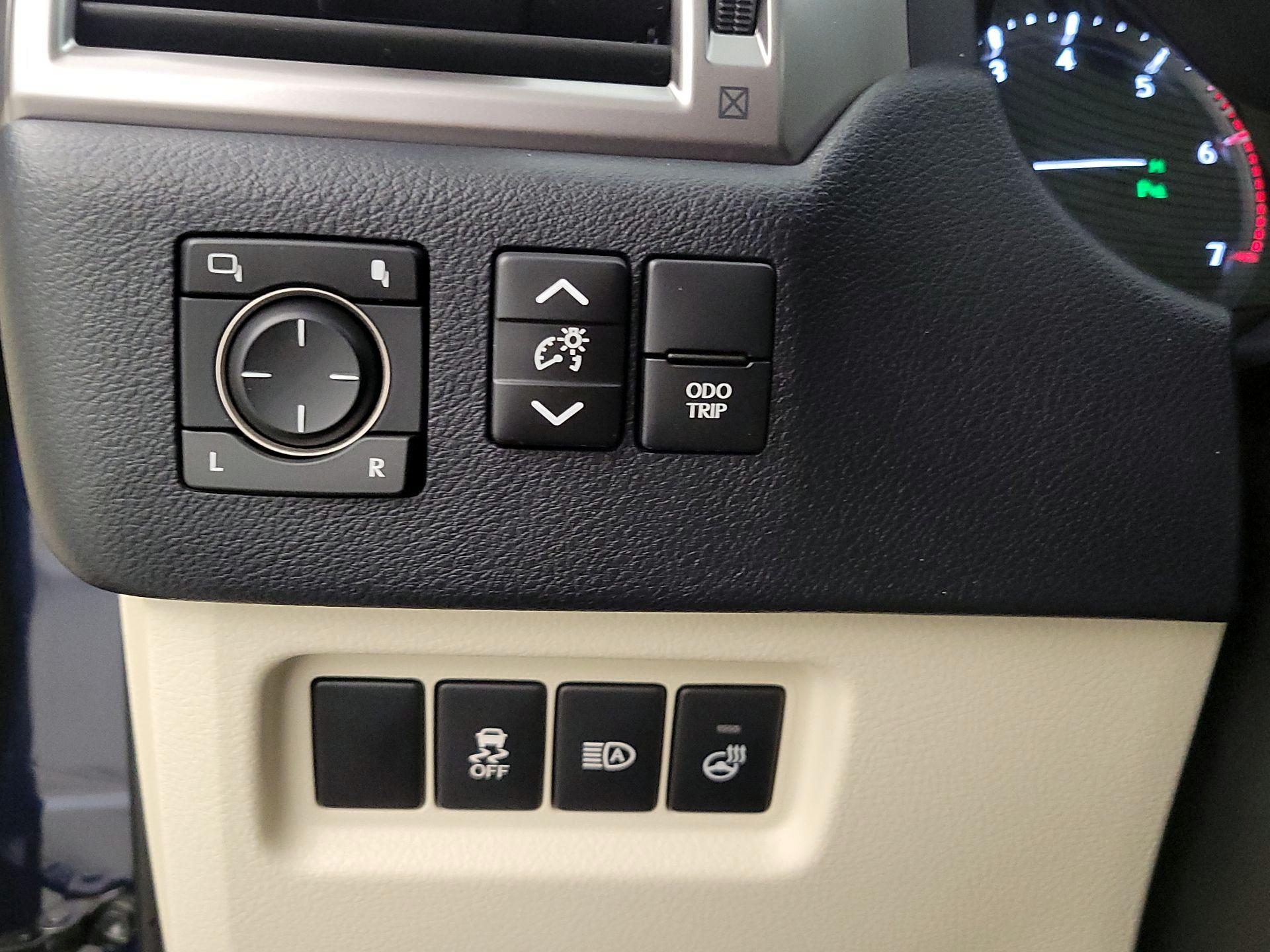 Thumbnail: 2023 Lexus GX - 13