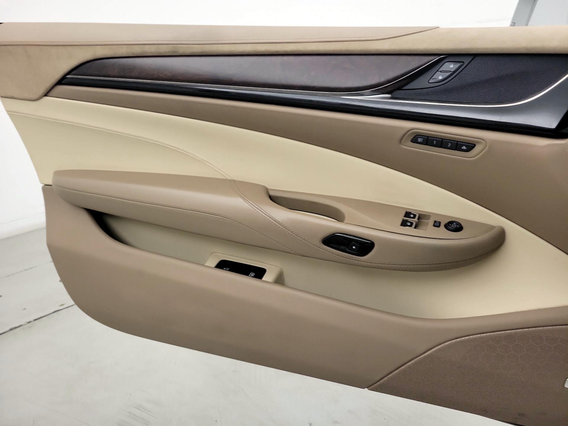 Thumbnail: 2016 Cadillac ELR - 12