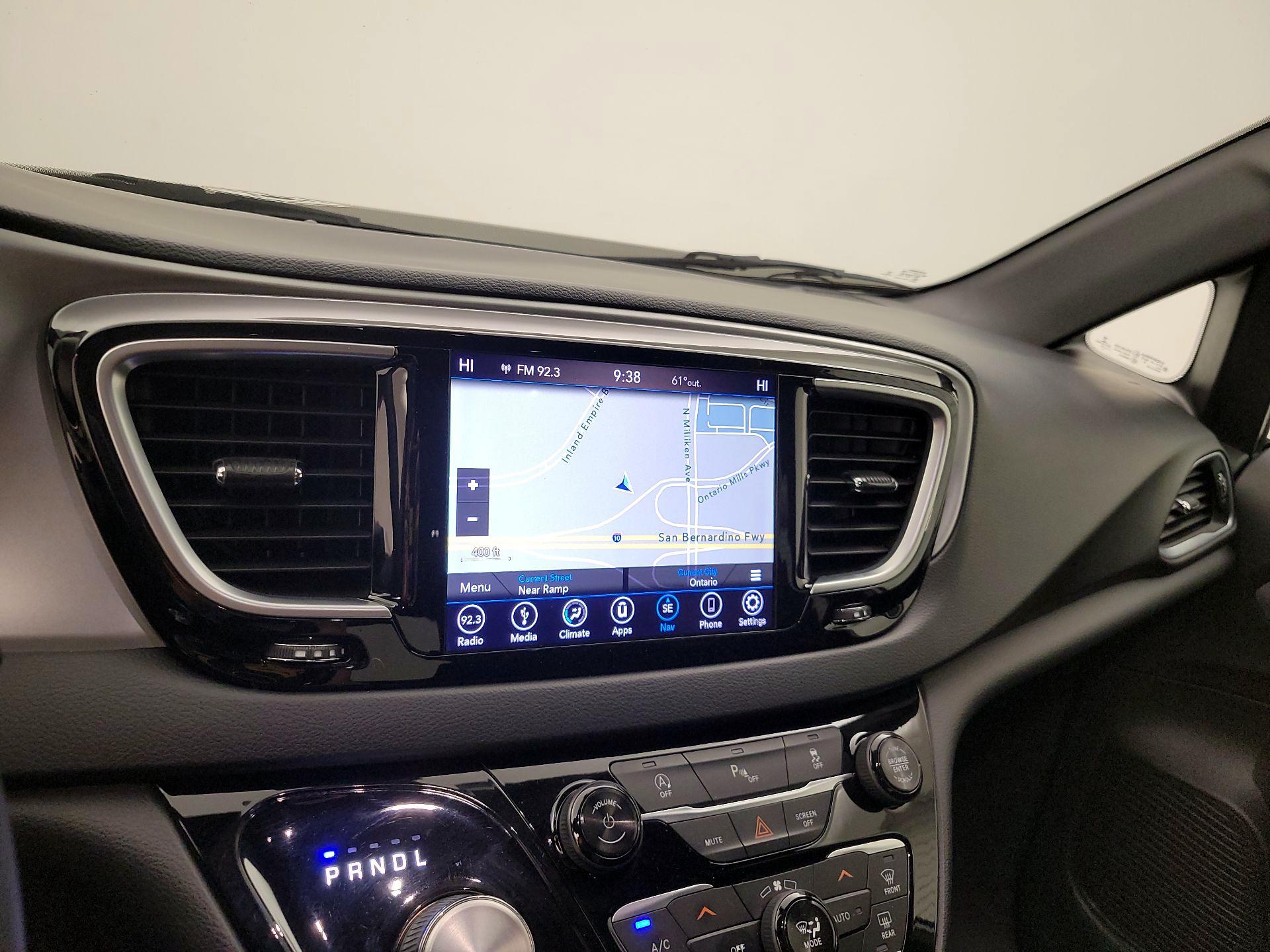 Thumbnail: 2018 Chrysler Pacifica - 14