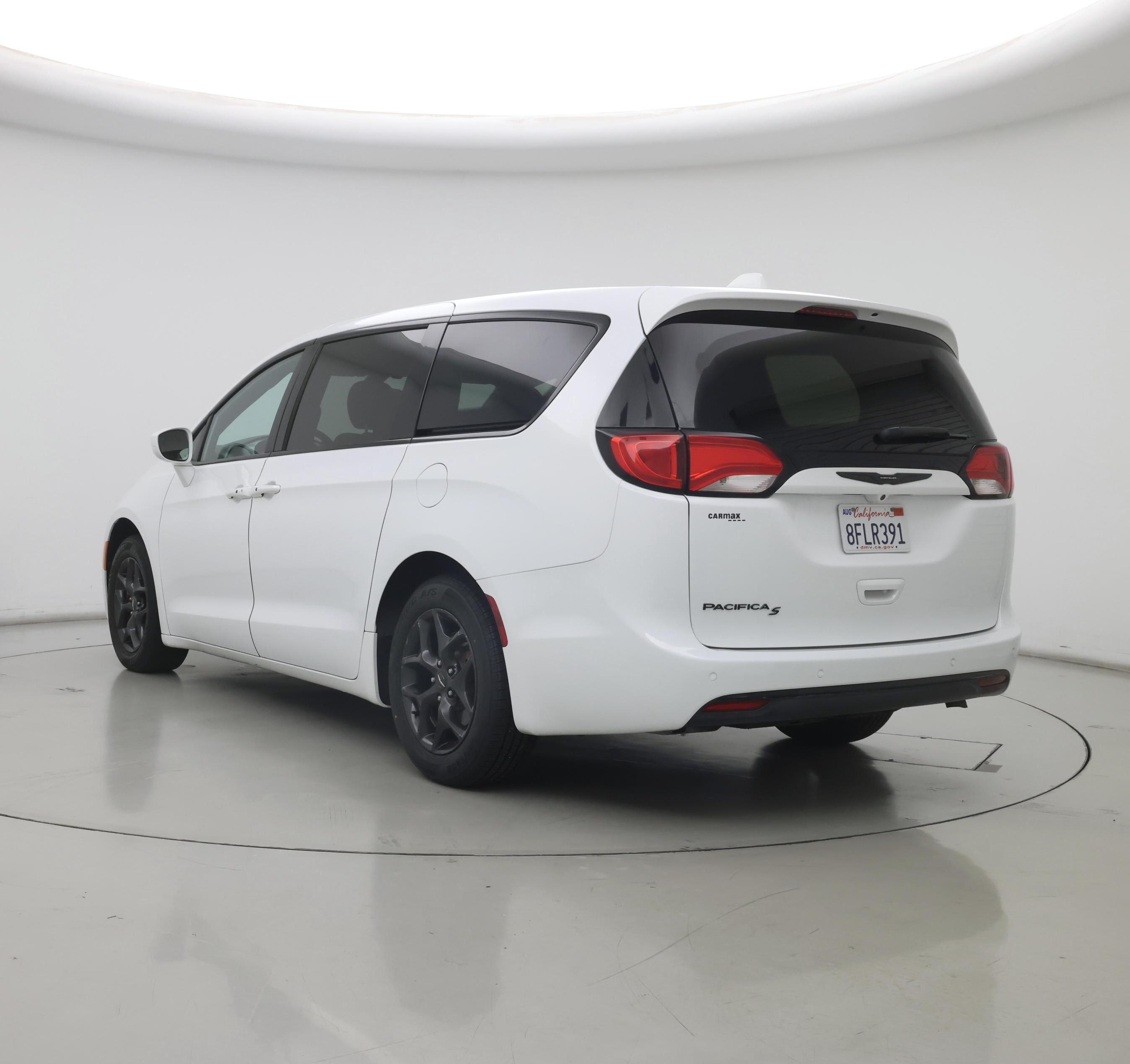 Thumbnail: 2018 Chrysler Pacifica - 2