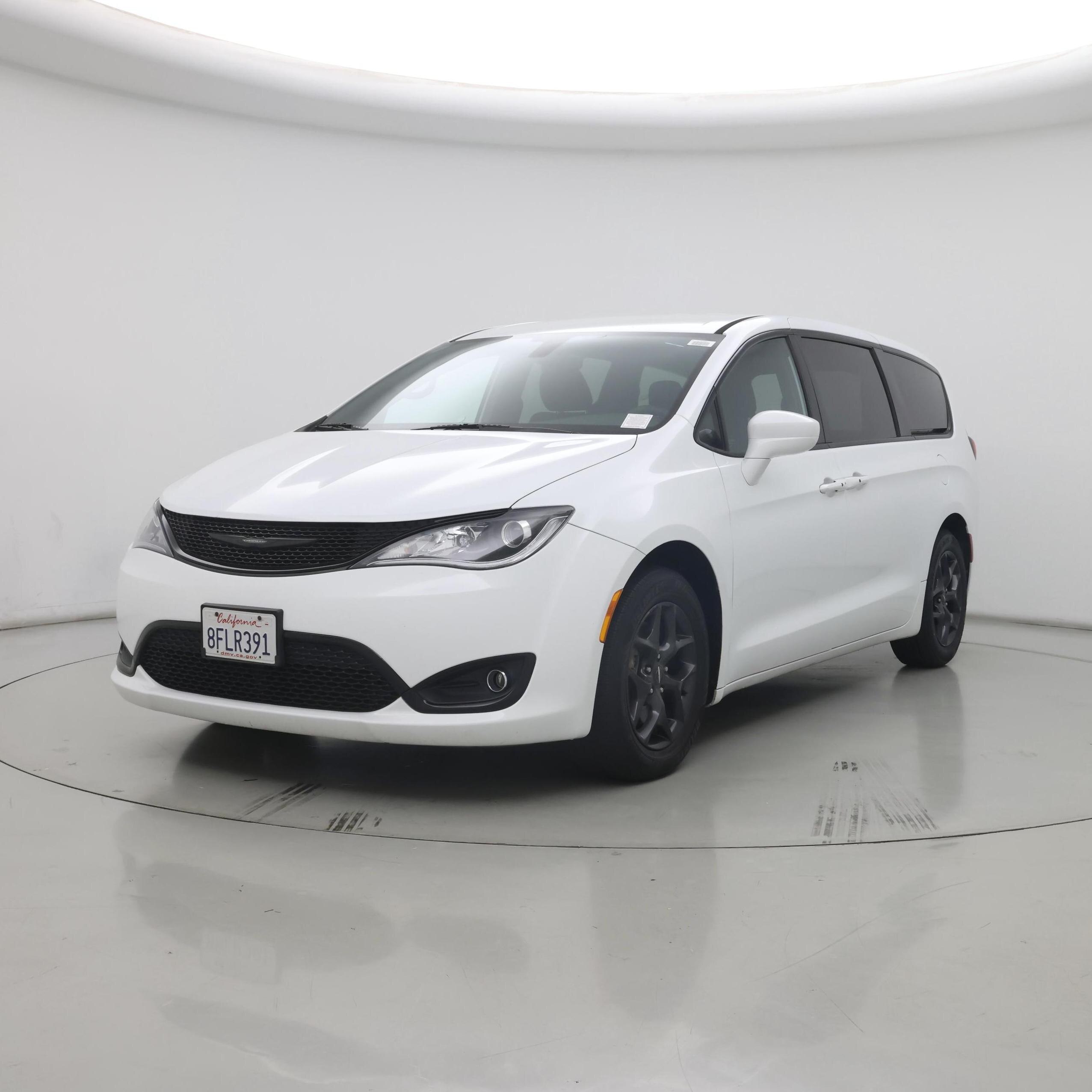 Thumbnail: 2018 Chrysler Pacifica - 4