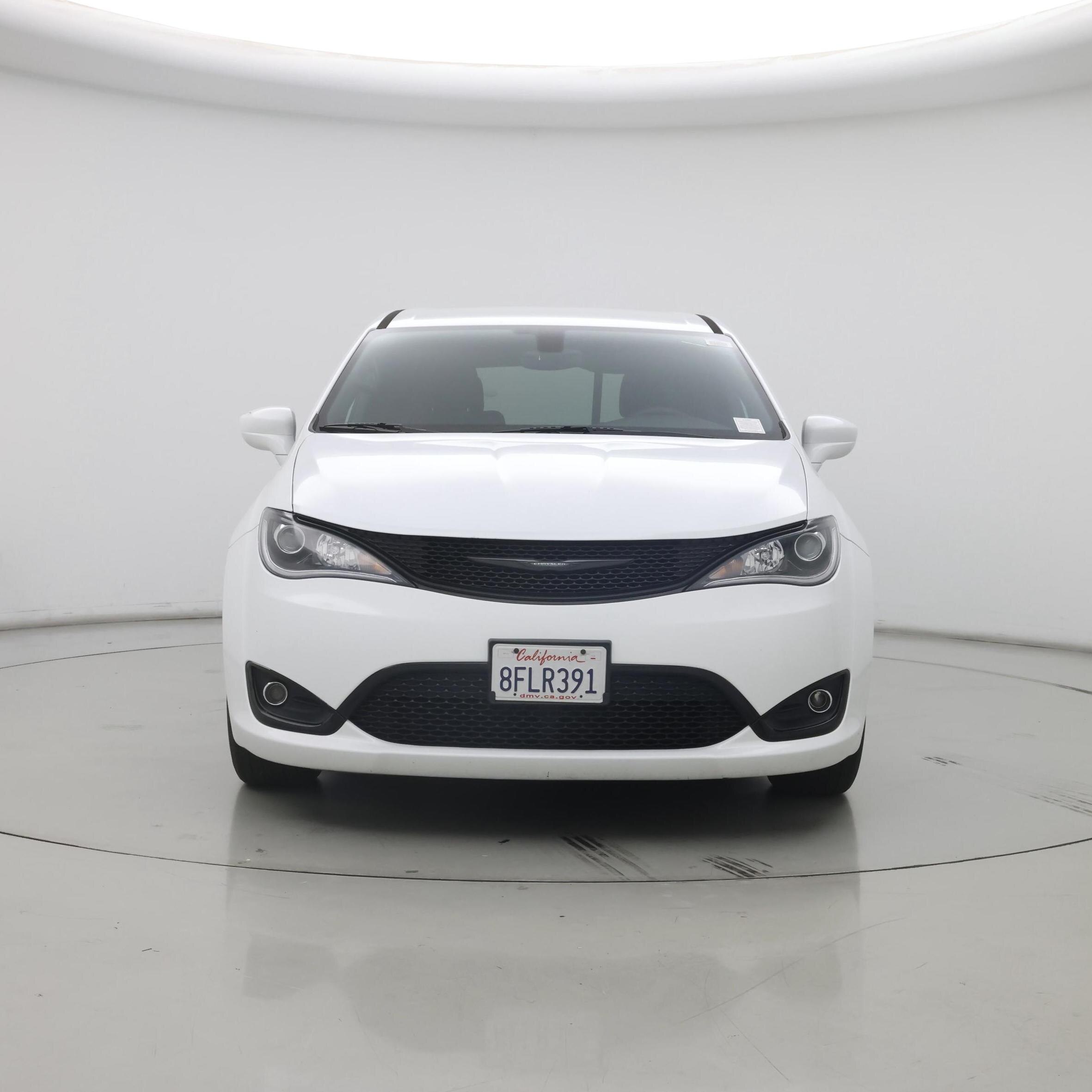 Thumbnail: 2018 Chrysler Pacifica - 5