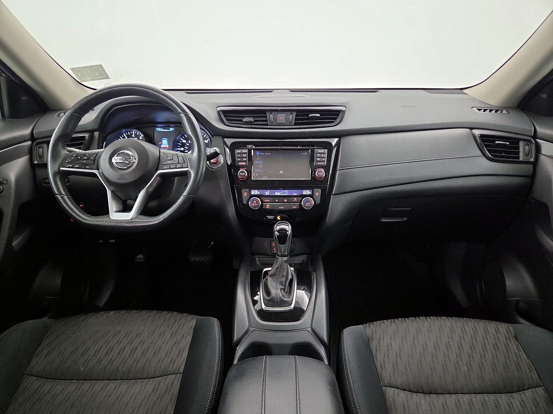 Thumbnail: 2017 Nissan Rogue - 9