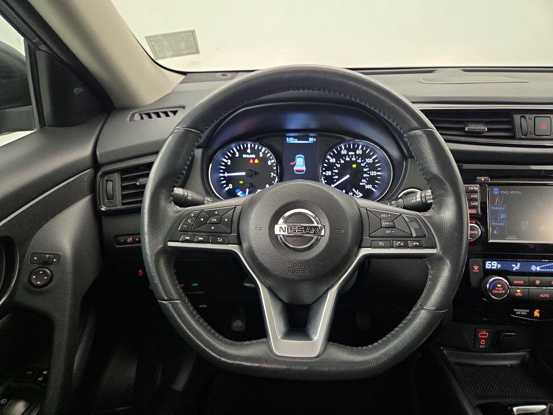 Thumbnail: 2017 Nissan Rogue - 10