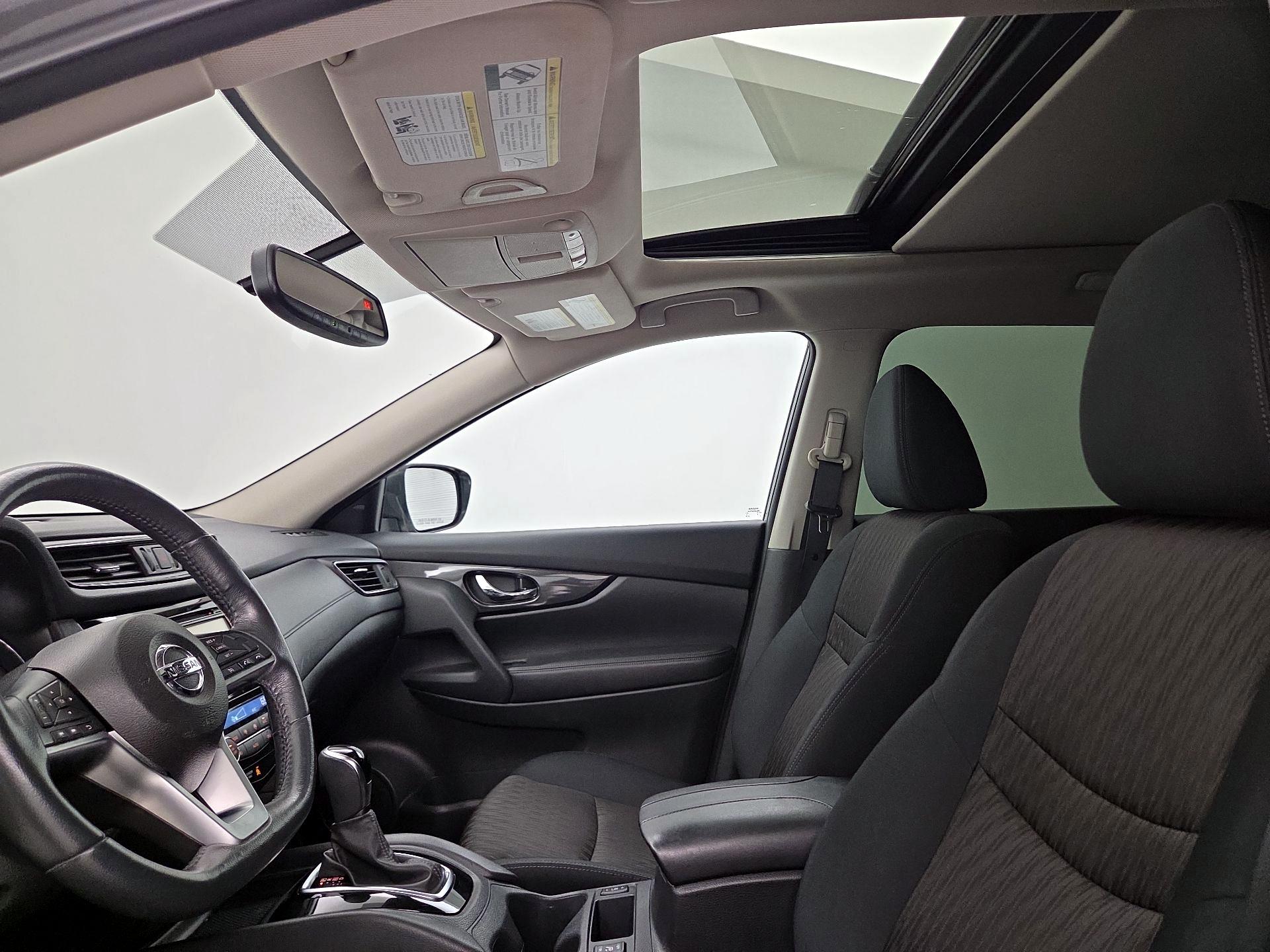 Thumbnail: 2017 Nissan Rogue - 20