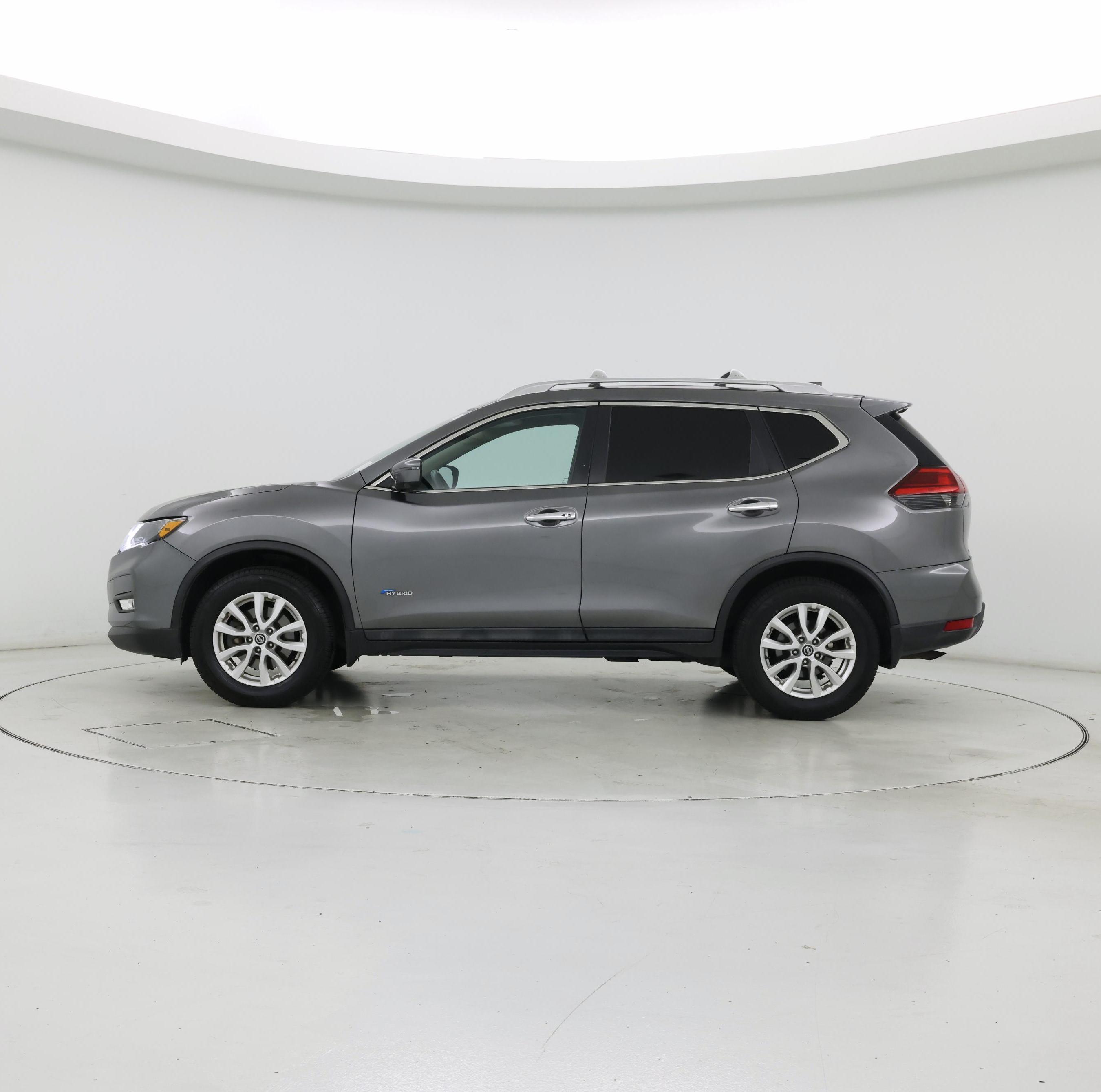 Thumbnail: 2017 Nissan Rogue - 3