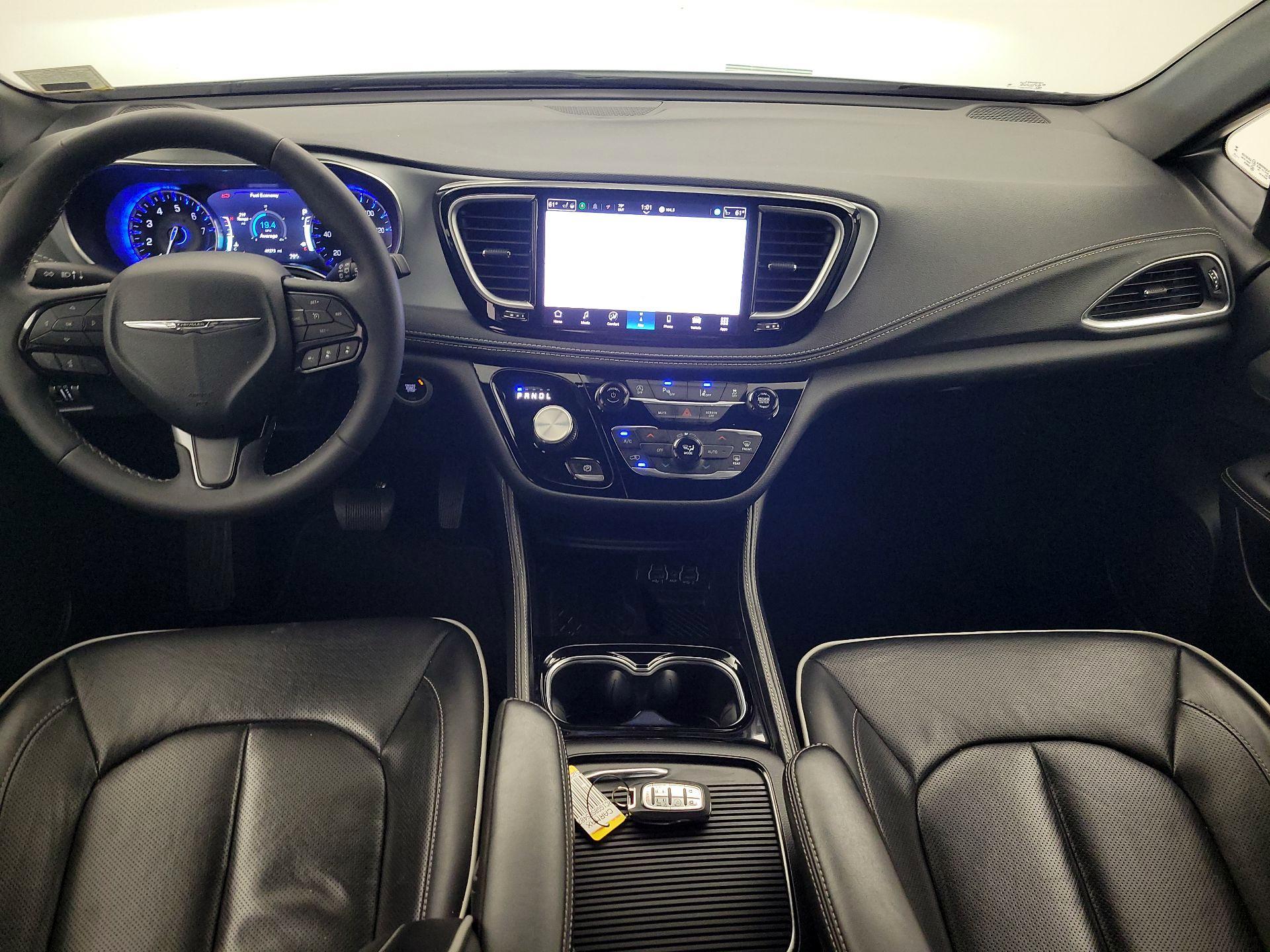 Thumbnail: 2025 Chrysler Pacifica - 9