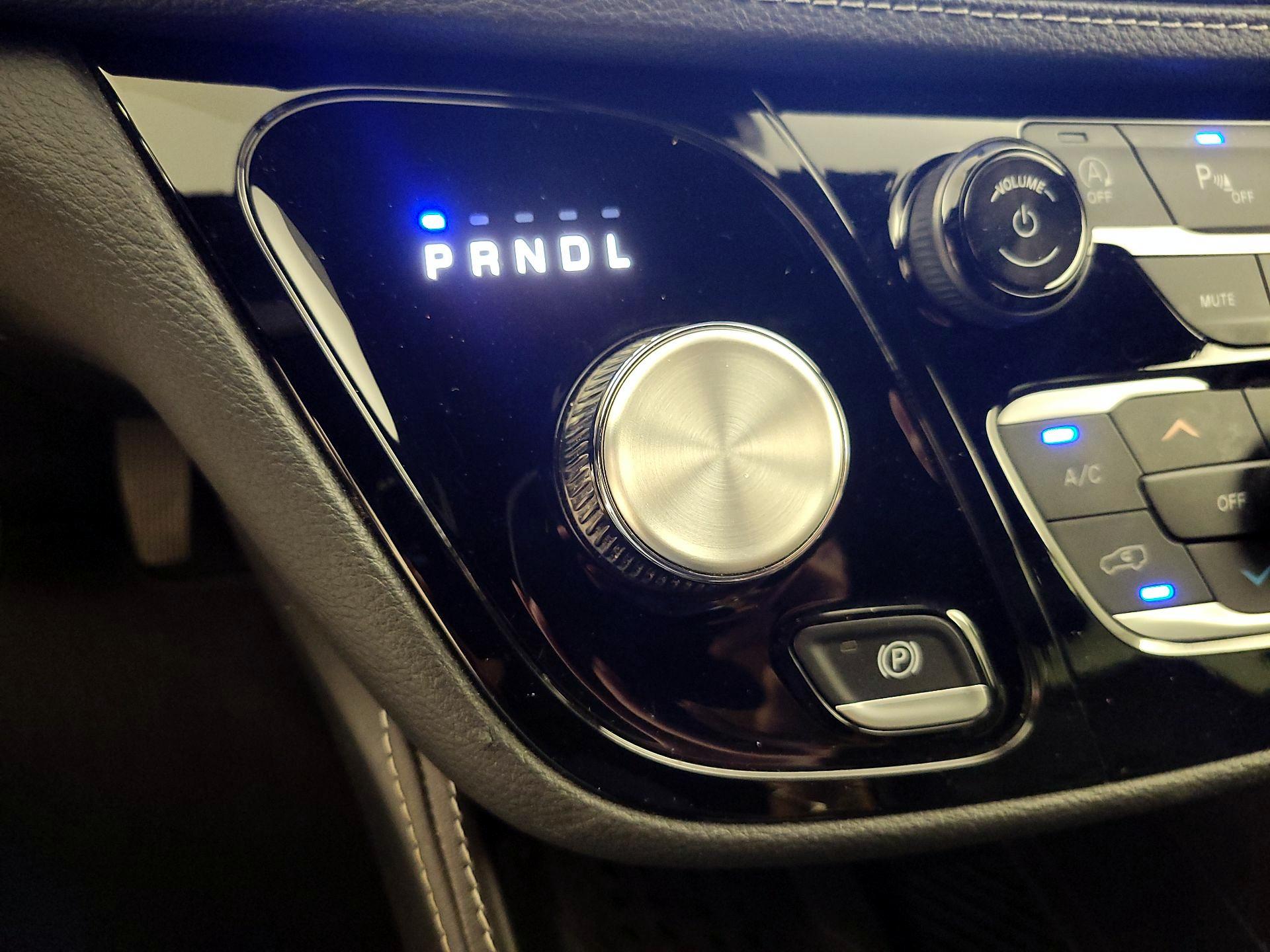 Thumbnail: 2025 Chrysler Pacifica - 18