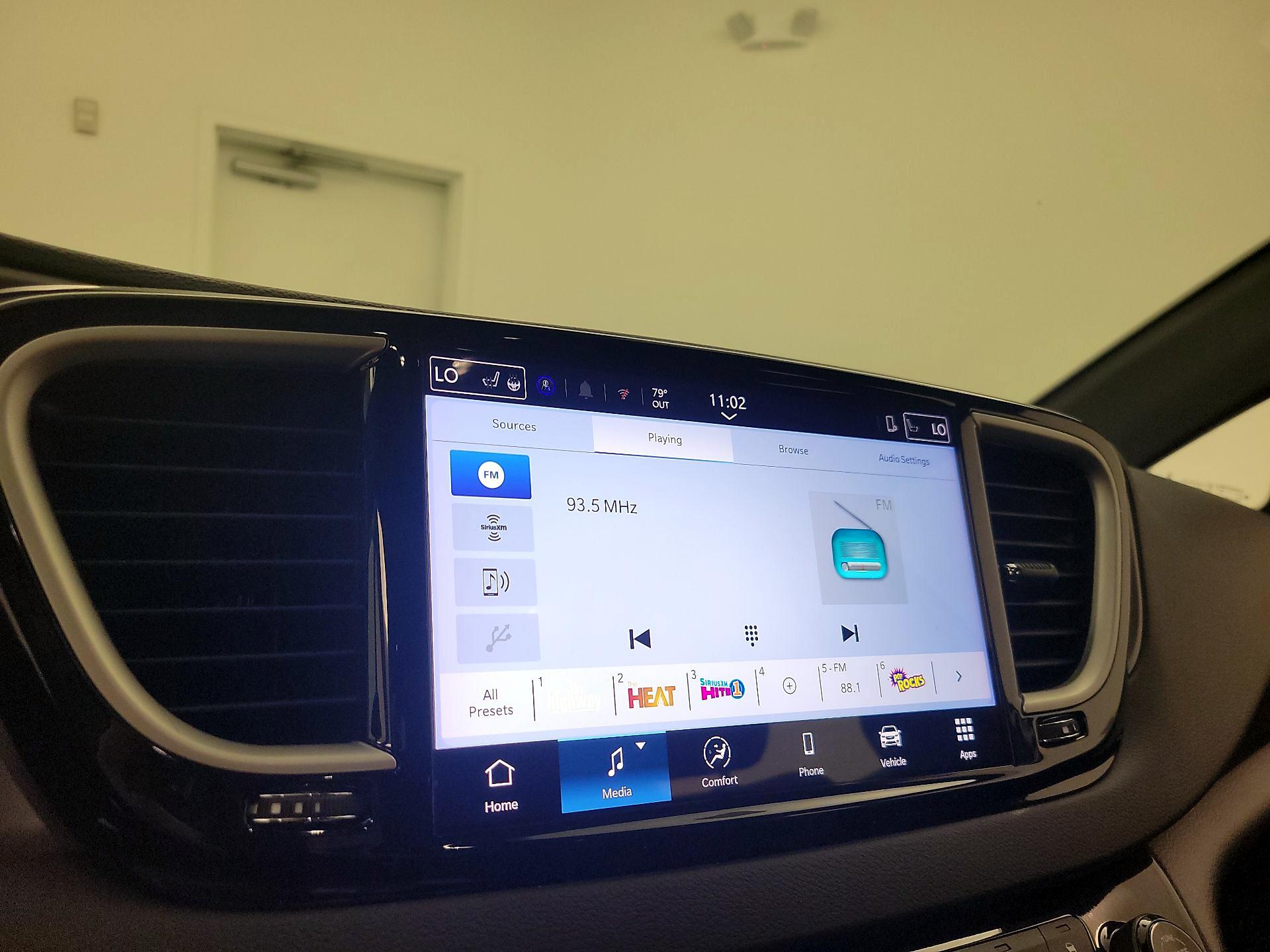 Thumbnail: 2025 Chrysler Pacifica - 13
