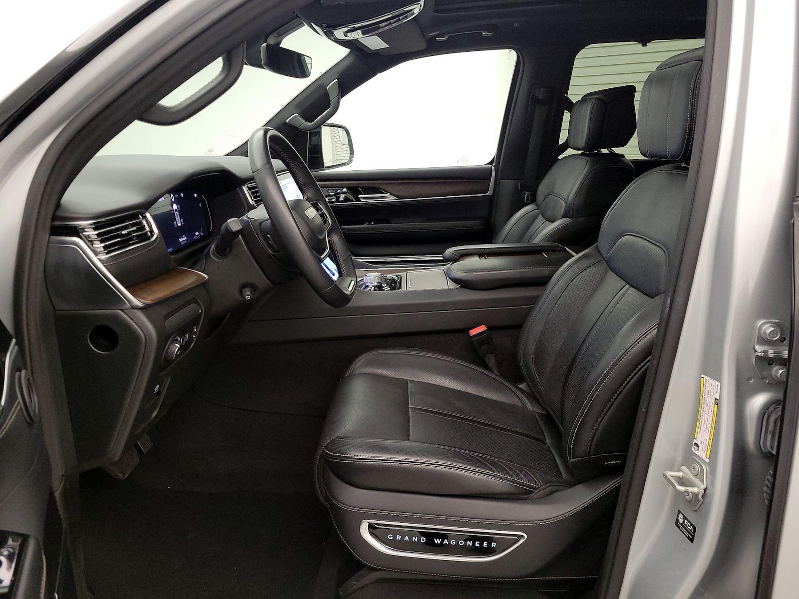 2024 Jeep Grand Wagoneer L Series I - Photo 12