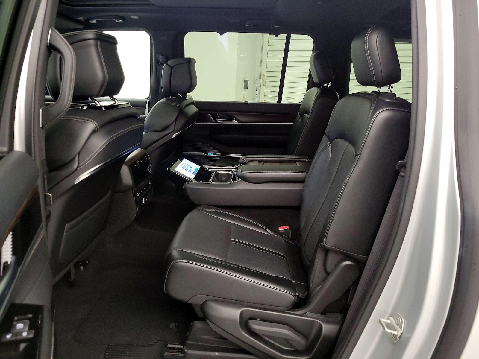 2024 Jeep Grand Wagoneer L Series I - Photo 21