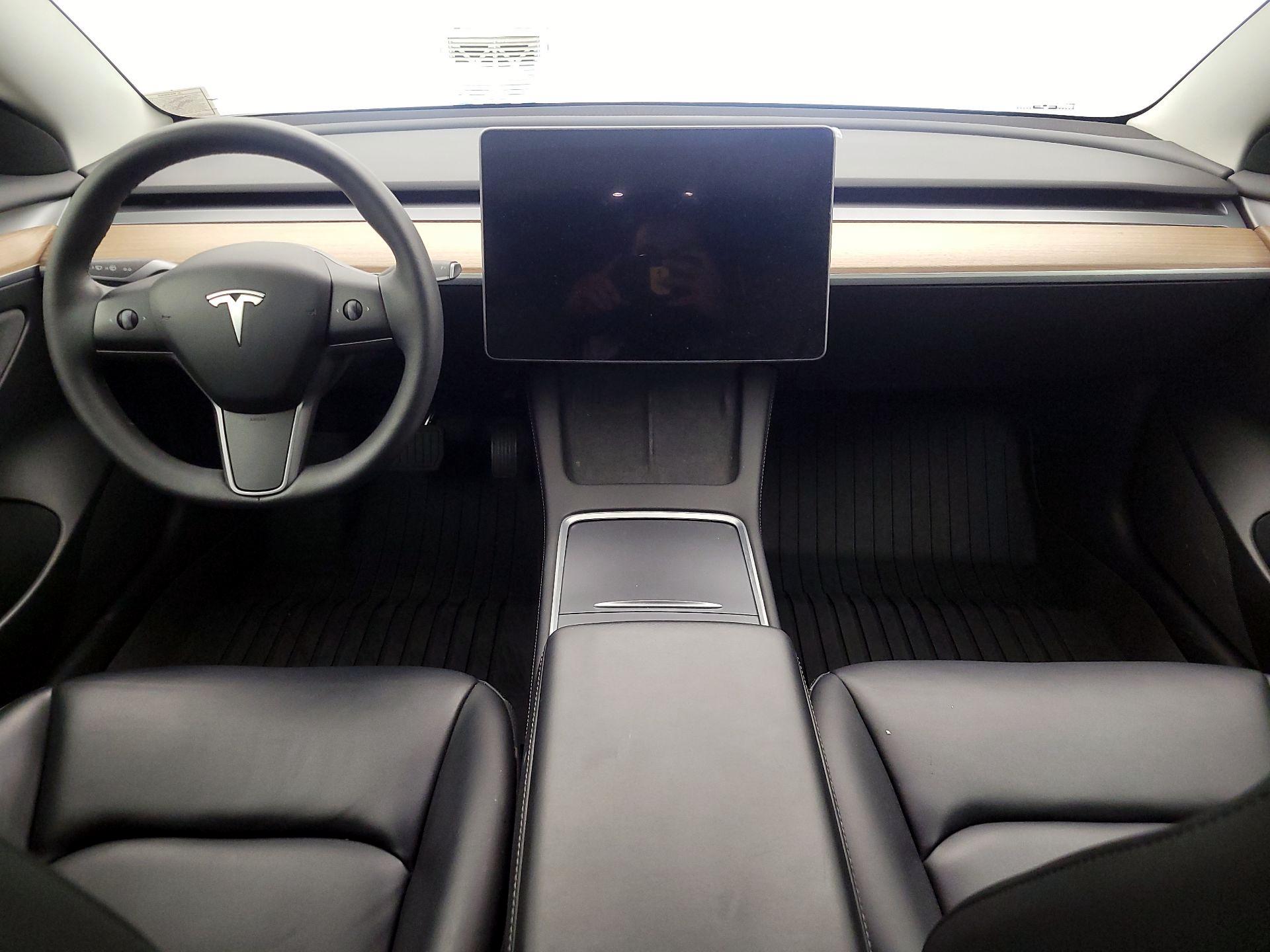 Thumbnail: 2023 Tesla Model 3 - 9