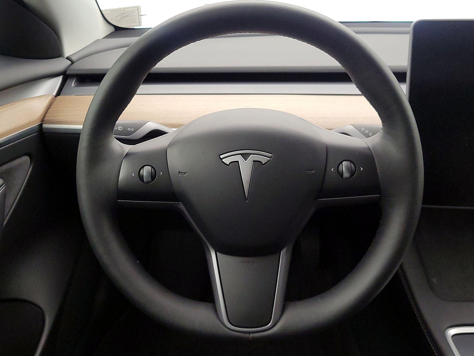 Thumbnail: 2023 Tesla Model 3 - 10