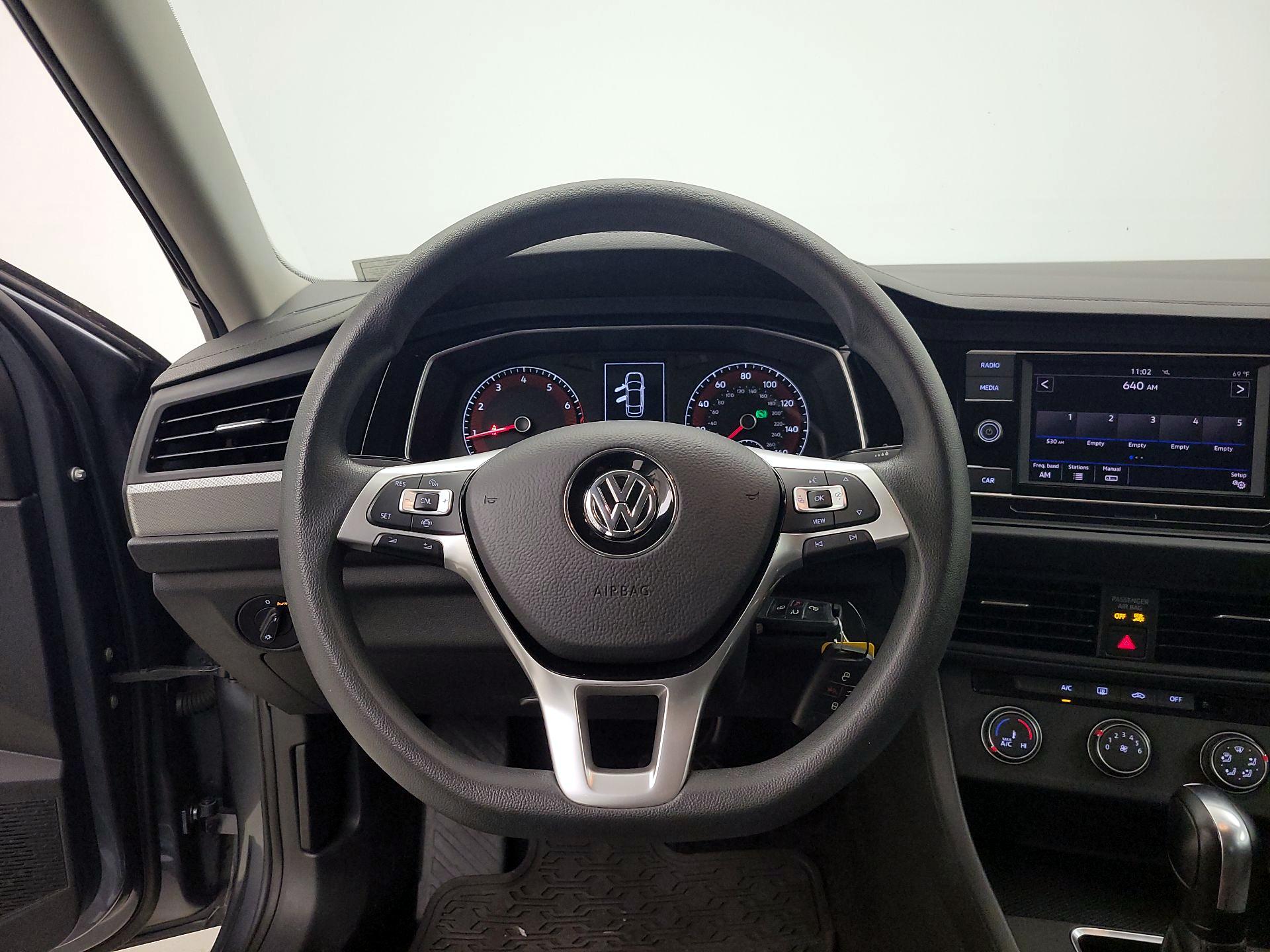 Thumbnail: 2019 Volkswagen Jetta - 10