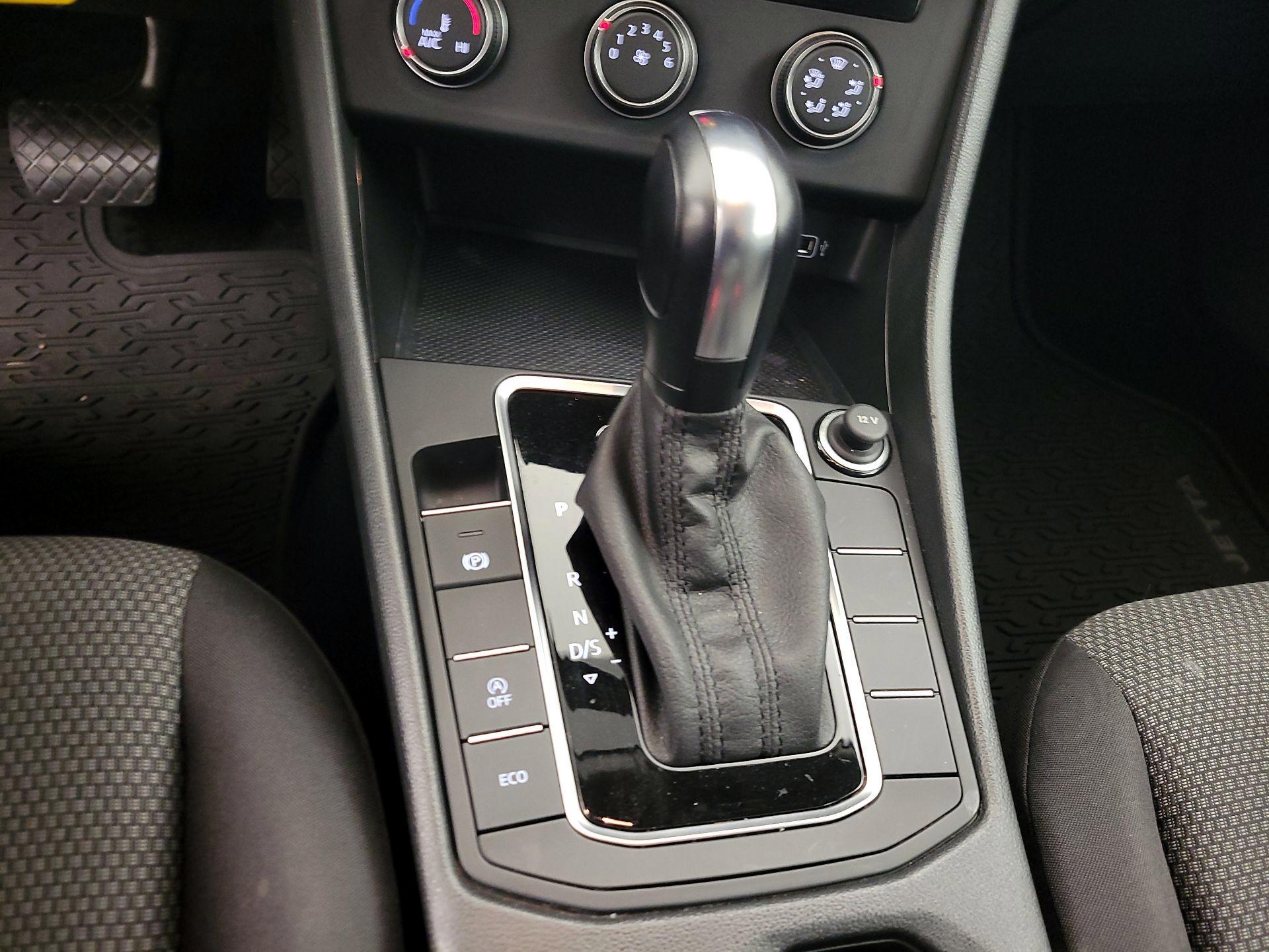Thumbnail: 2019 Volkswagen Jetta - 17