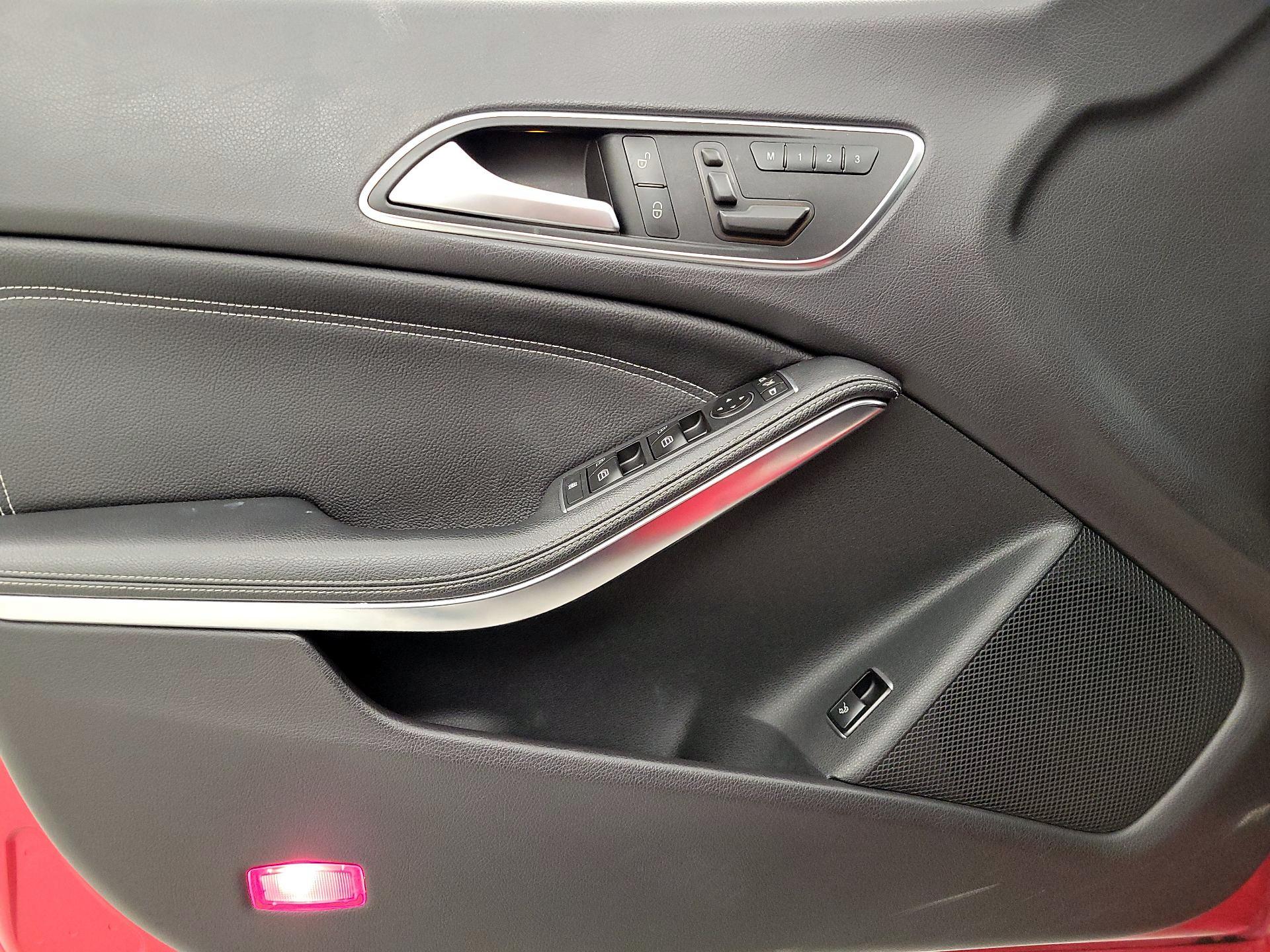 Thumbnail: 2015 Mercedes-Benz CLA - 12
