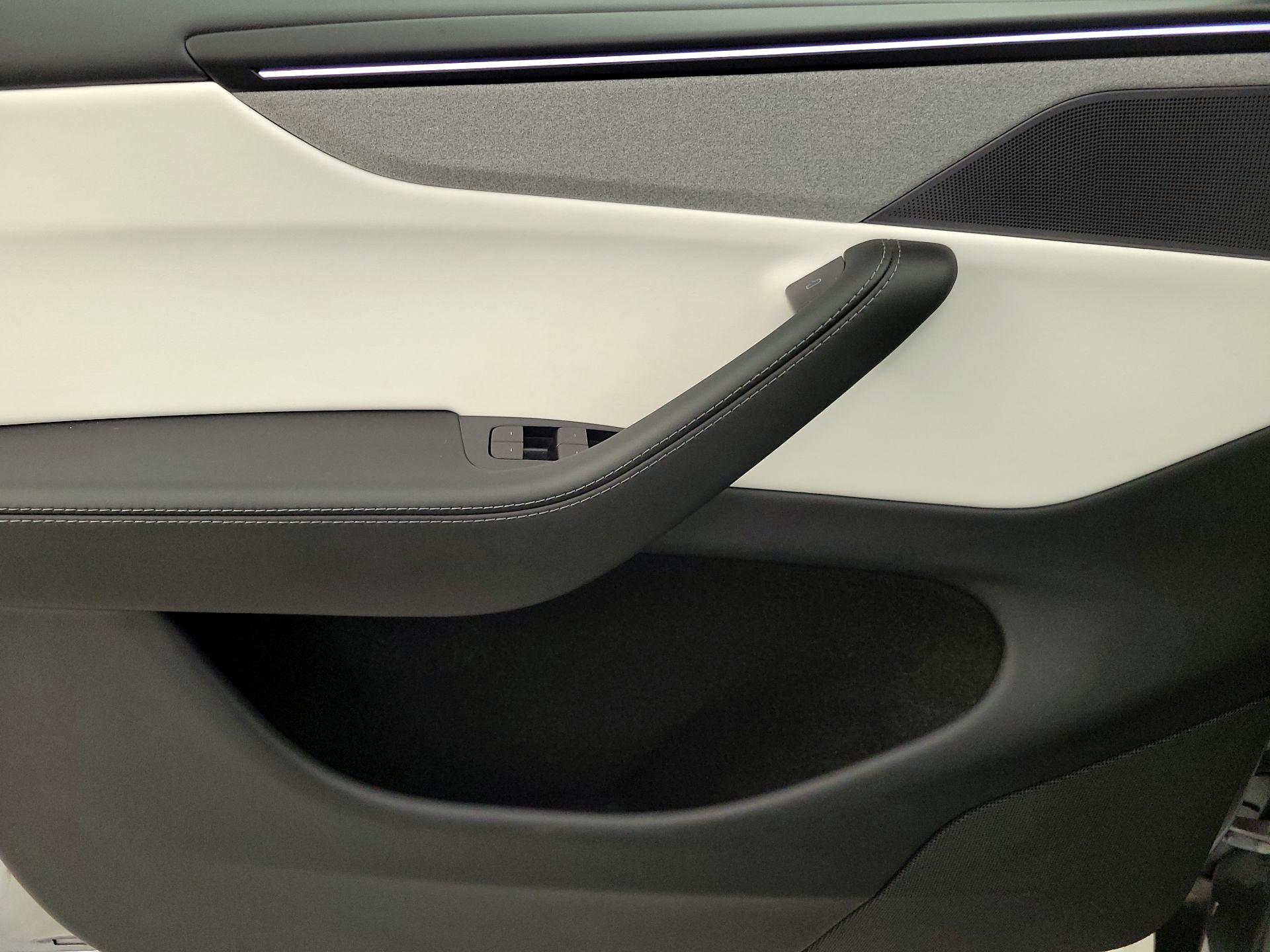 Thumbnail: 2026 Tesla Model Y - 12