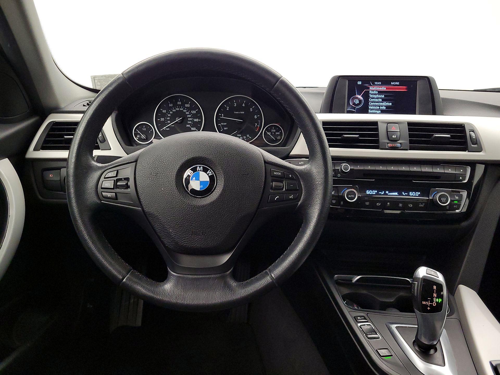 Thumbnail: 2017 BMW 3 Series - 10