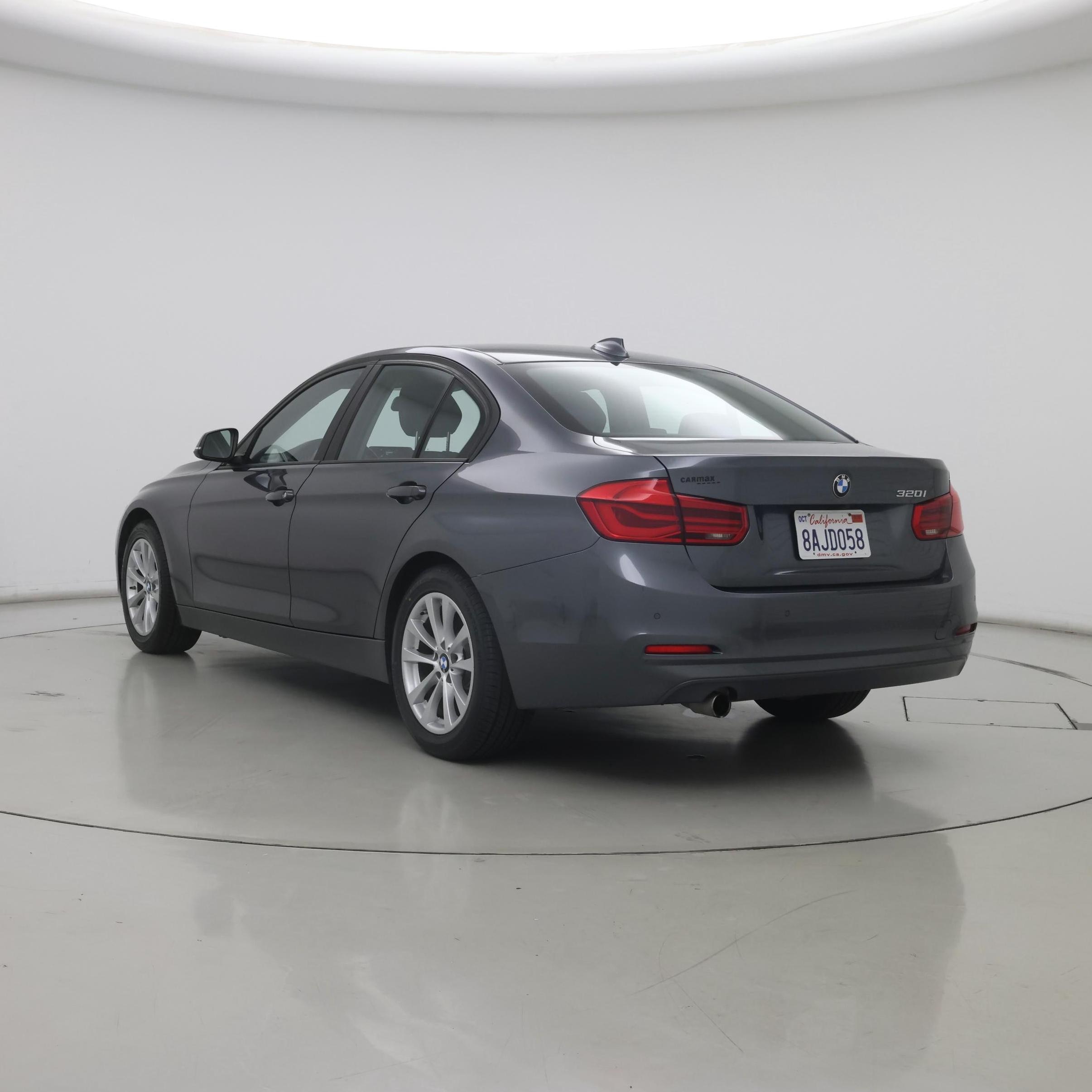 Thumbnail: 2017 BMW 3 Series - 2