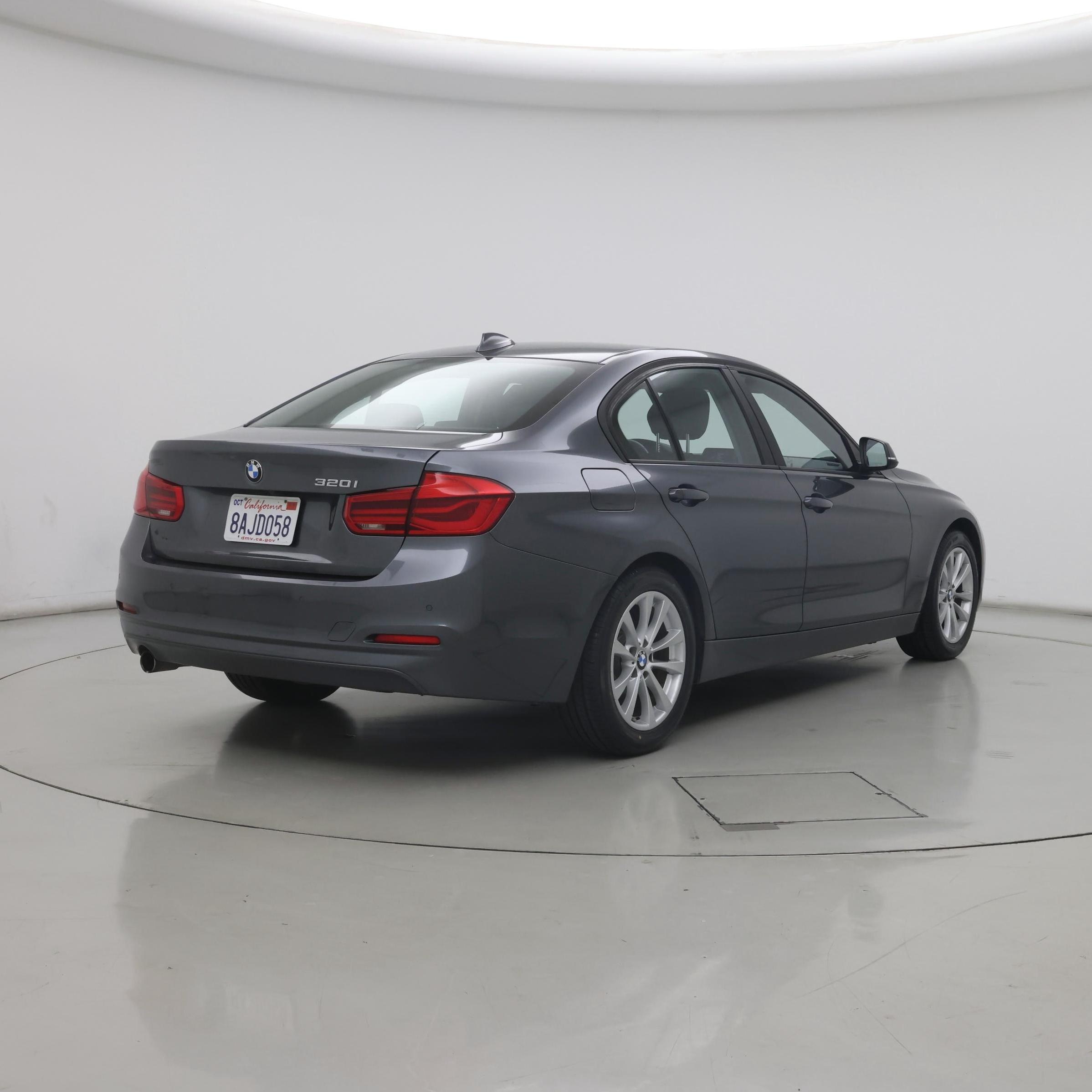 Thumbnail: 2017 BMW 3 Series - 8
