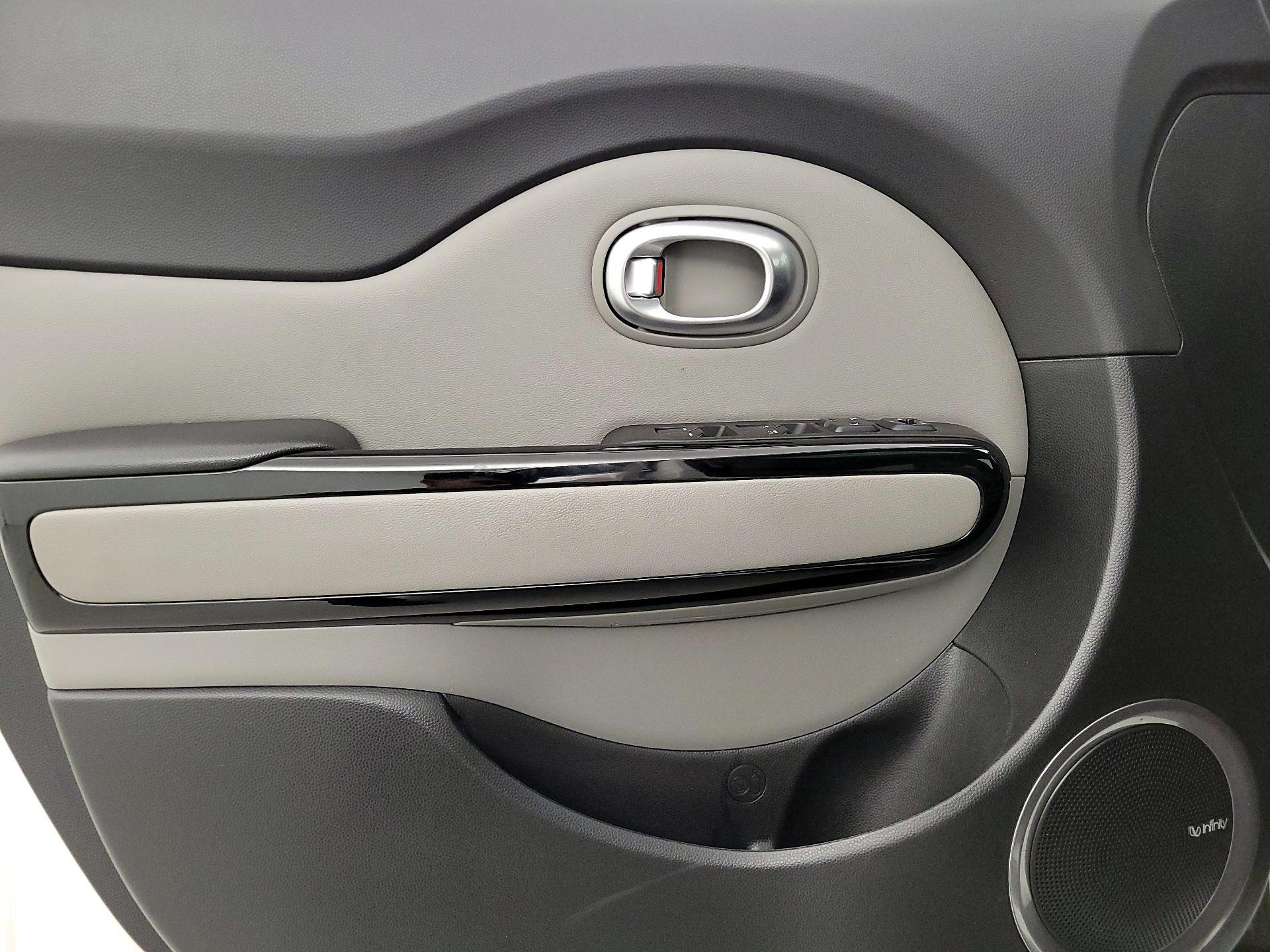 Thumbnail: 2016 Kia Soul - 12