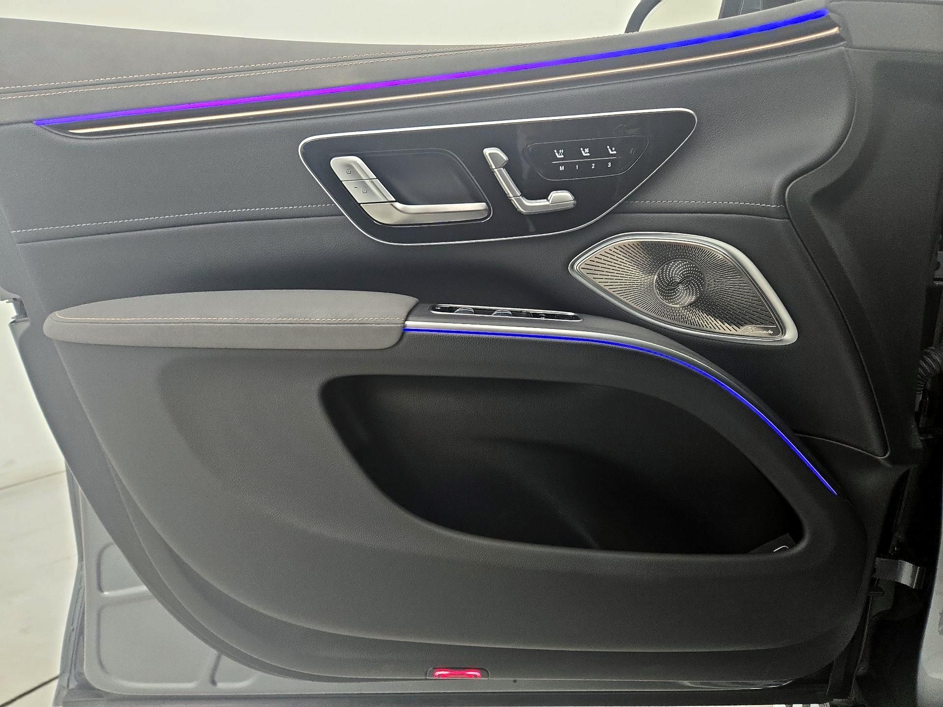 Thumbnail: 2023 Mercedes-Benz EQS - 12