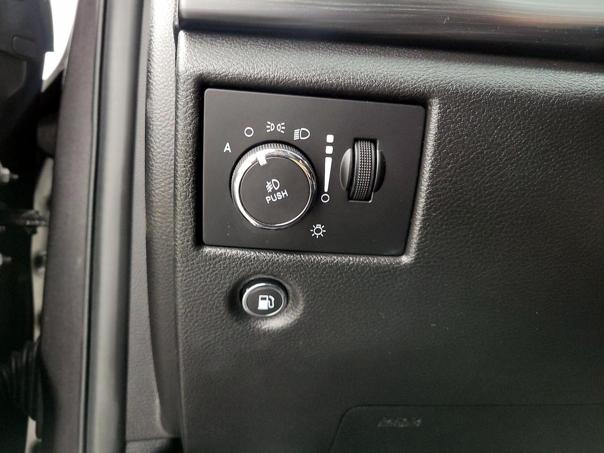 Thumbnail: 2021 Jeep Grand Cherokee - 13