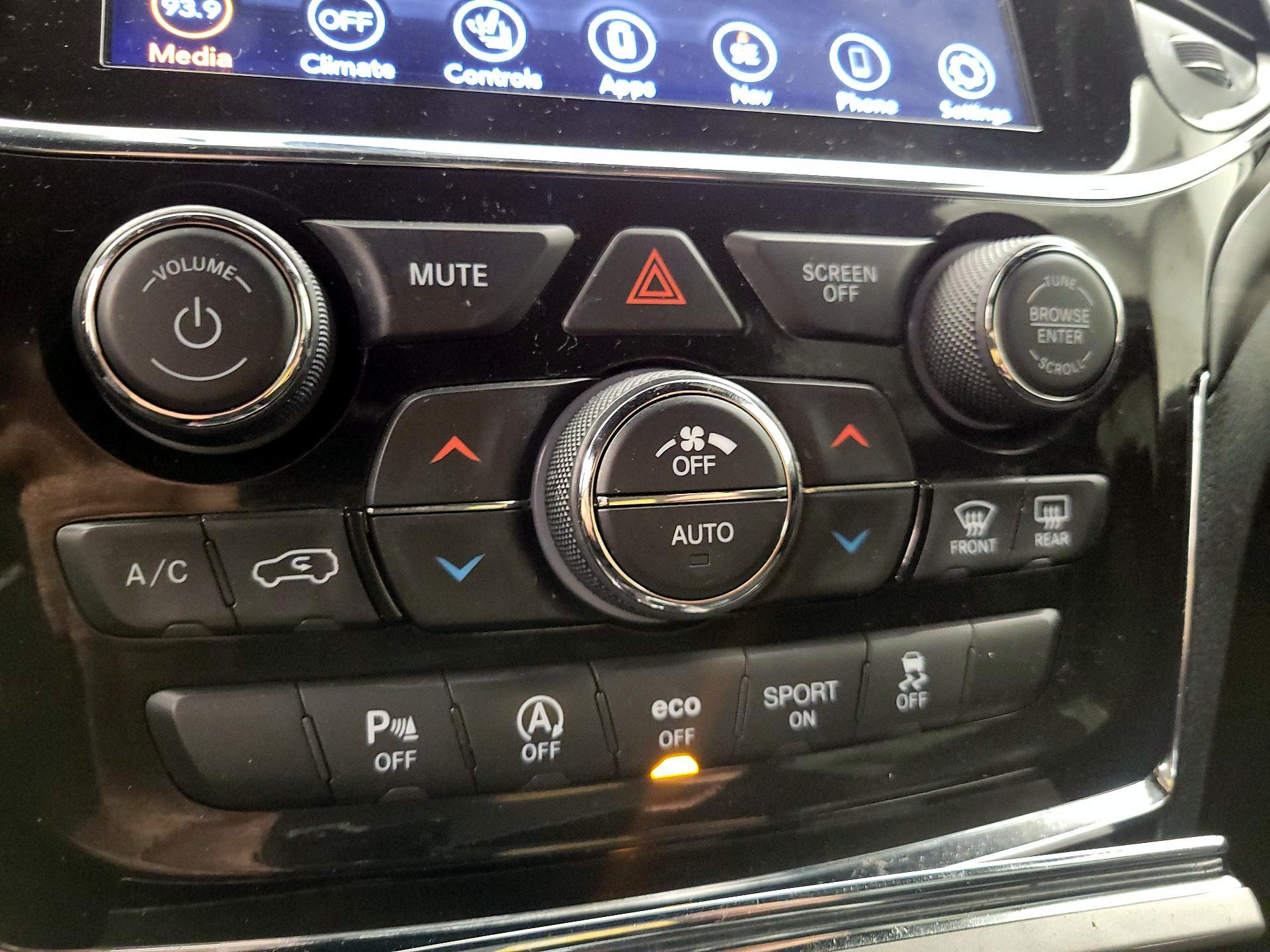 Thumbnail: 2021 Jeep Grand Cherokee - 17