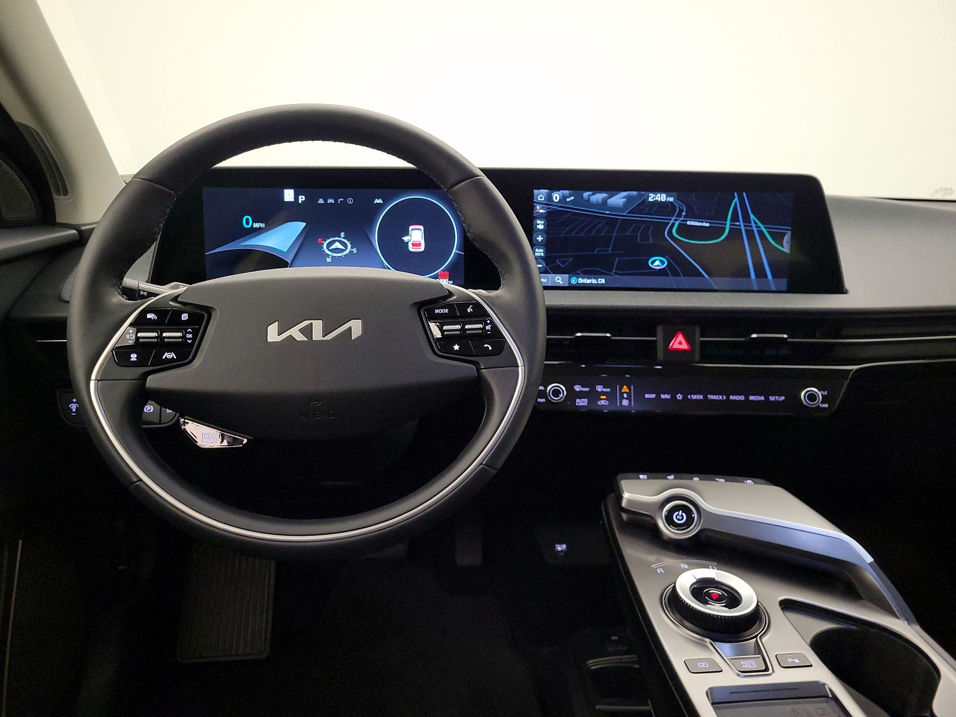 Thumbnail: 2022 Kia EV6 - 10